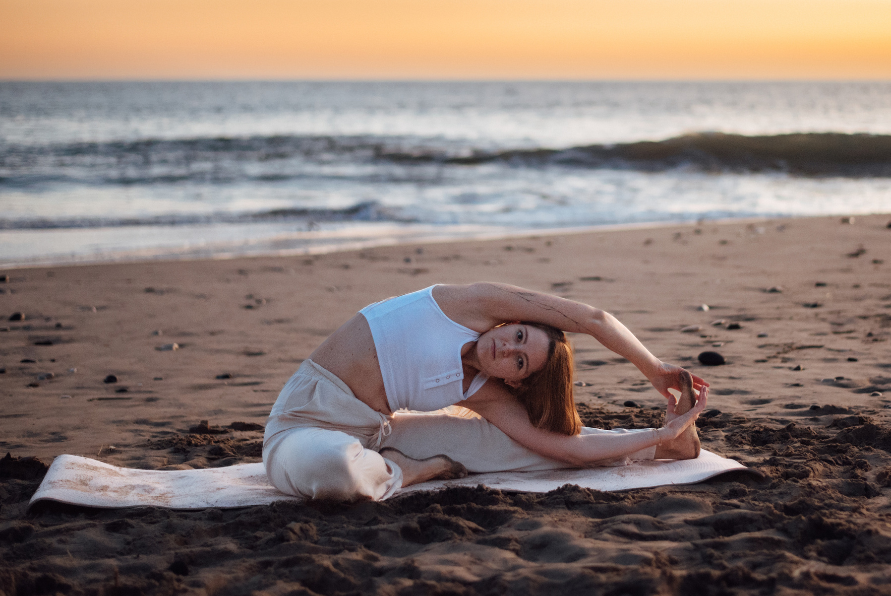 Kurz Jógou k lepšímu spánku. Mateřství. Nevýchova. Život v souladu s přírodou. Jóga