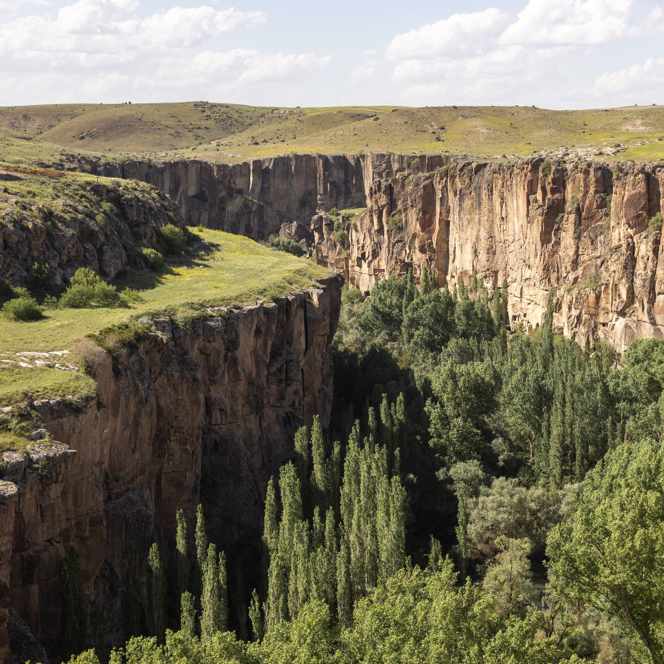 Explore Cappadocia with Our Exclusive Tours – Red, Green, and Blue Tours. Your Guide to Cappadocia: Private Tours, Scenic Routes, Hot Air Balloon Rides, and More Adventures