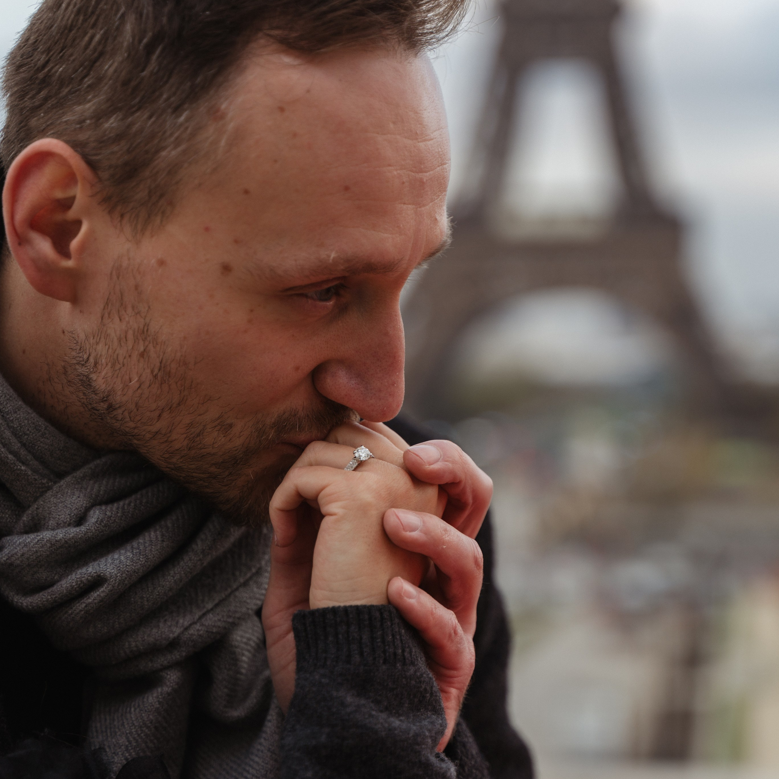 Proposal photo-shoot. Photographer in Paris Yulia Shkadina | Couples, engagement, pre-wedding, individual photo-shoots in Paris at the best locations