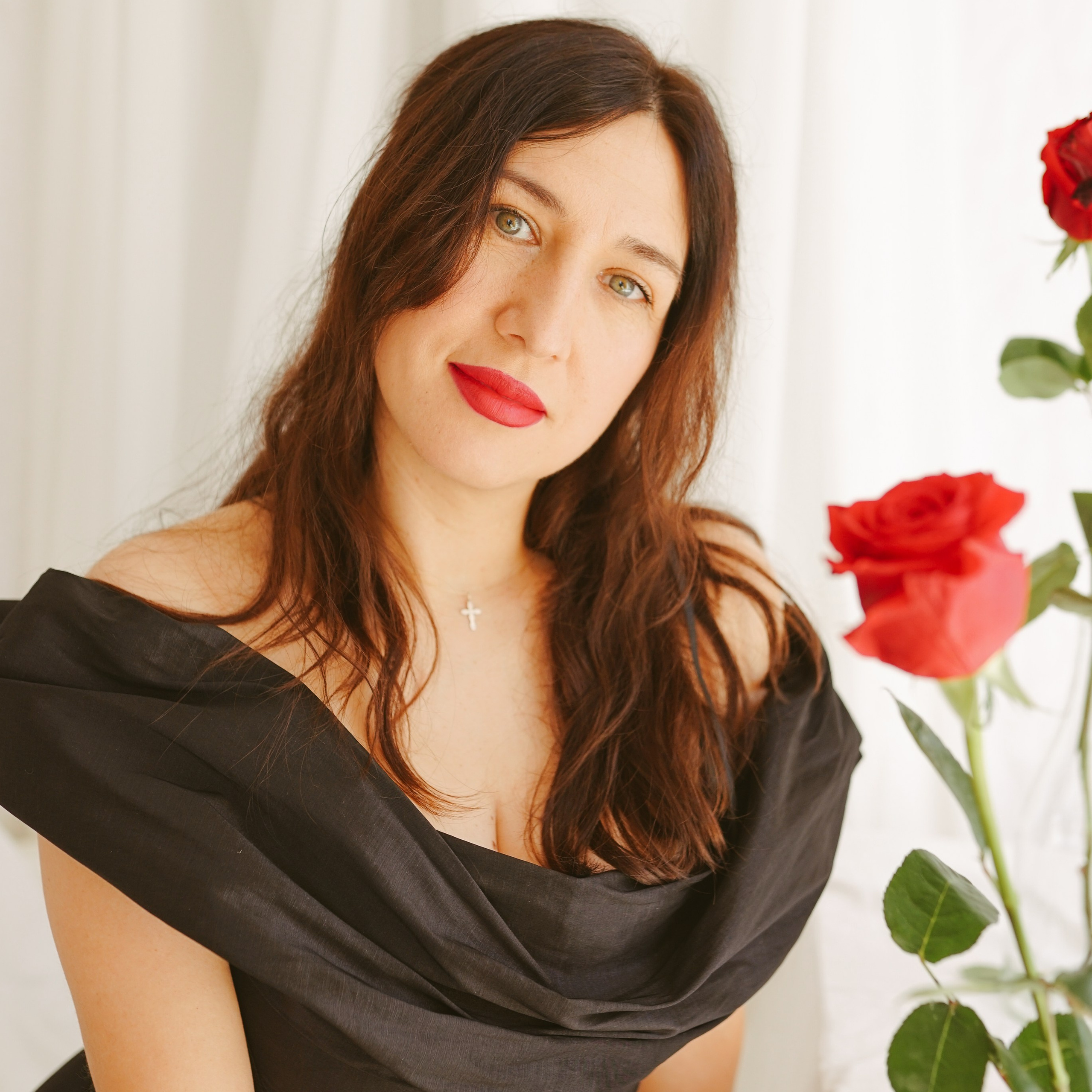 Ce Ofer: Artă, Conectare și Sprijin | Mădălina Beda. Madalina Beda- Artist vizual, fotograf, doula la nastere, consultant babywearing Brasov si in toata tara