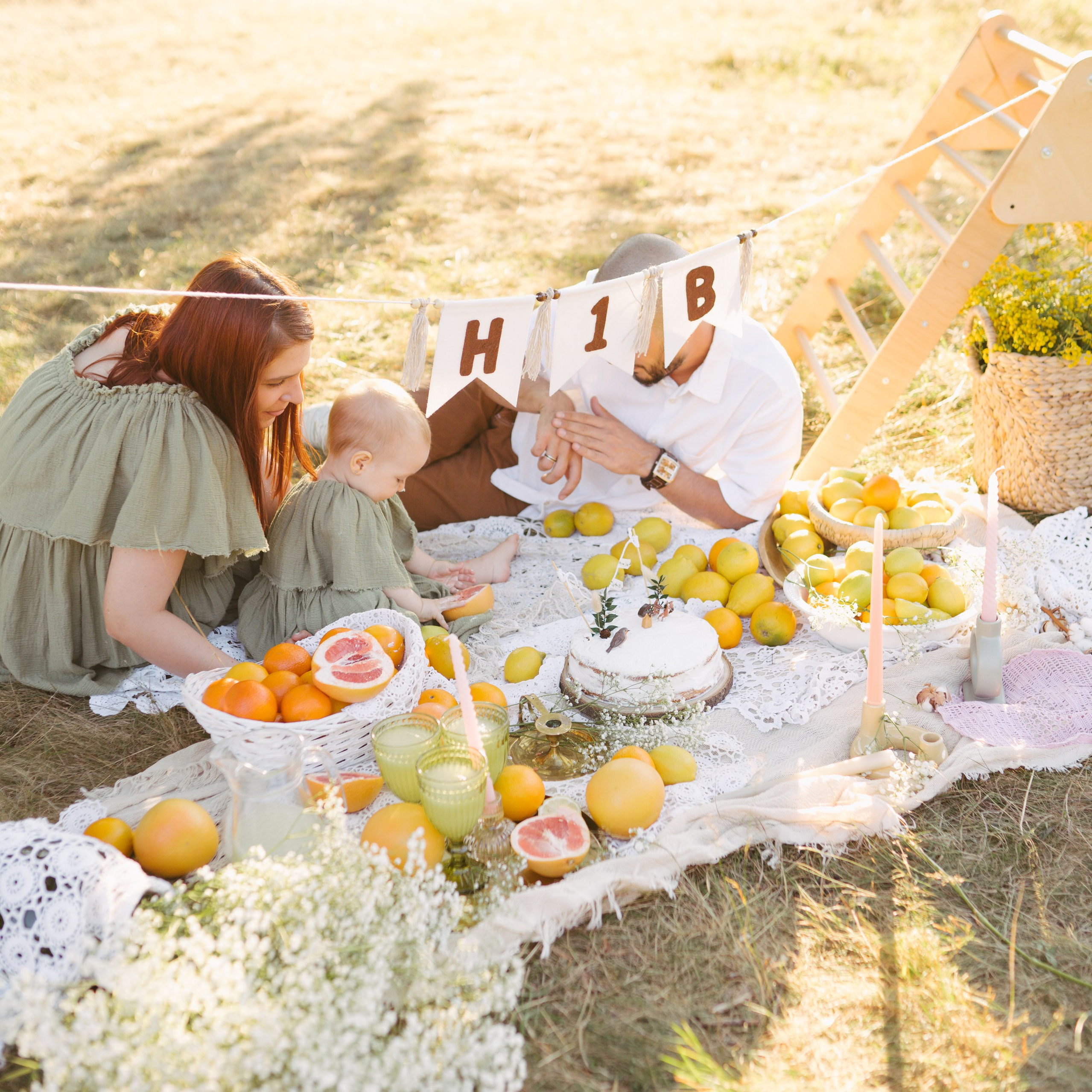 Ce Ofer: Artă, Conectare și Sprijin | Mădălina Beda. Madalina Beda- Artist vizual, fotograf, doula la nastere, consultant babywearing Brasov si in toata tara