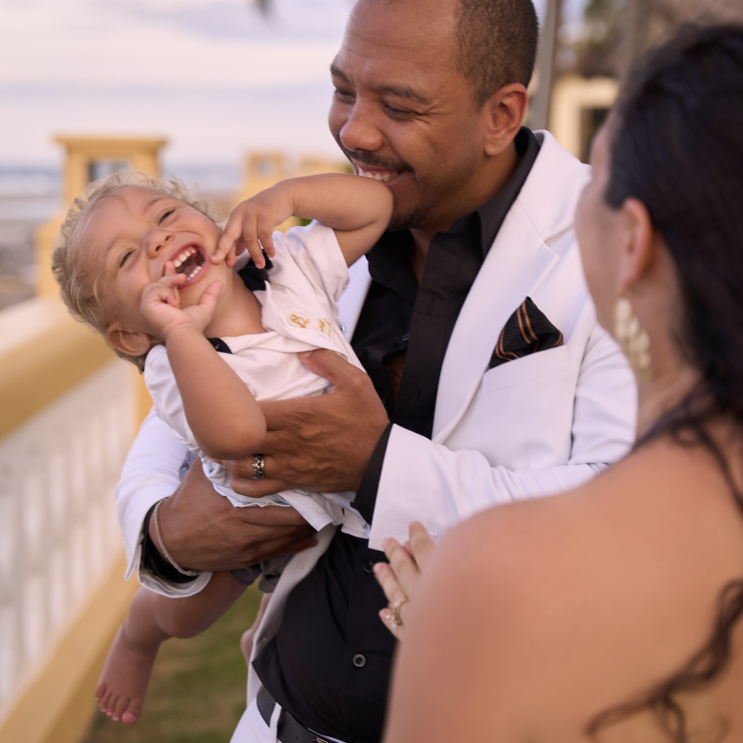 Photoshoot Packages in Hoi An | Prices & Offers for Families, Couples, Portraits. Photographer in Hoi An — Veronika Guzenko. Natural photoshoots for couples, families and solo travelers. Book your shoot today