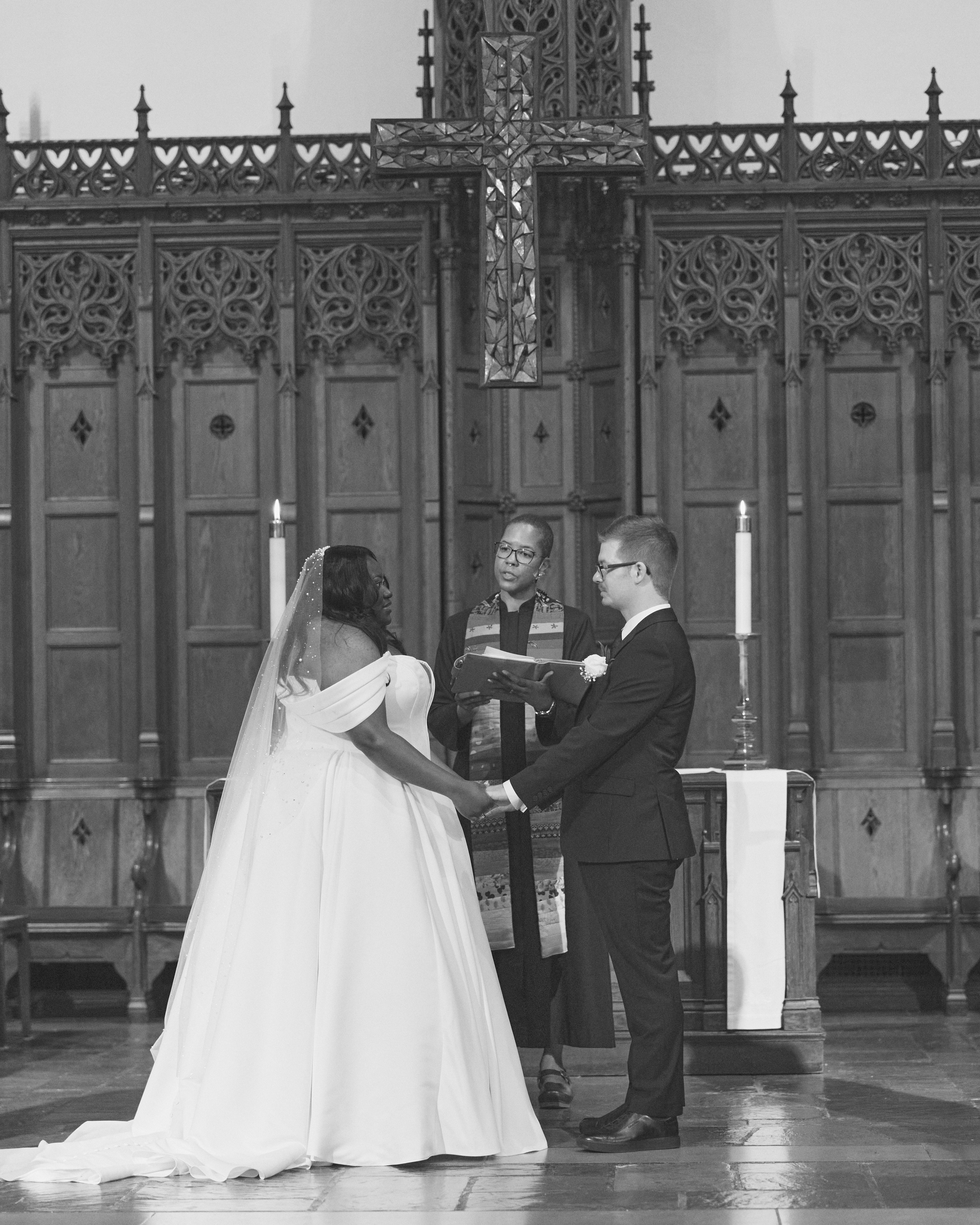 An Intimate Wedding at First Congregational Church in Columbus, Ohio. Kovyphoto
