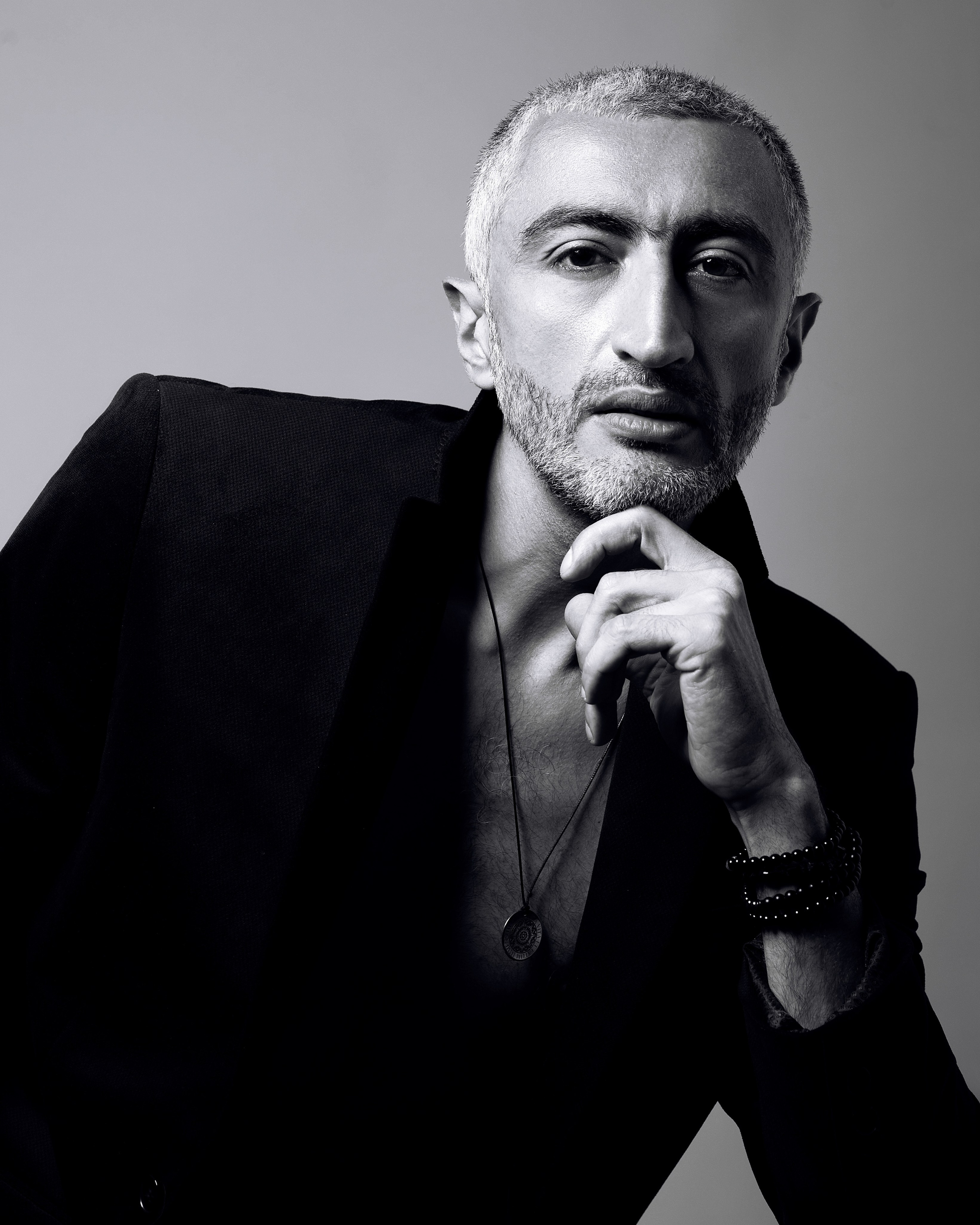 Contact. Baku Photographer