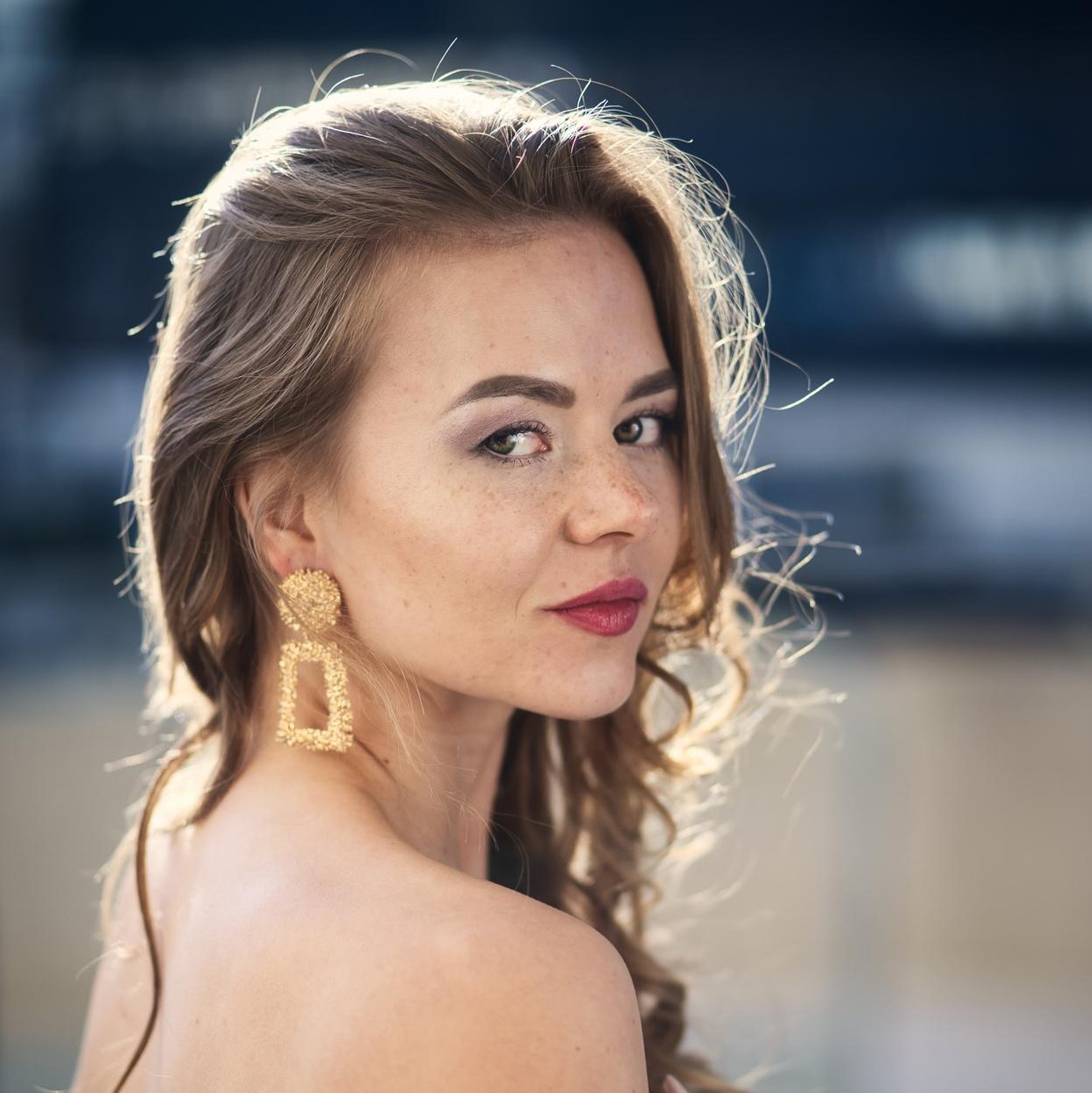 Стоимость услуг. Мастер по макияжу и прическам в Швейцарии