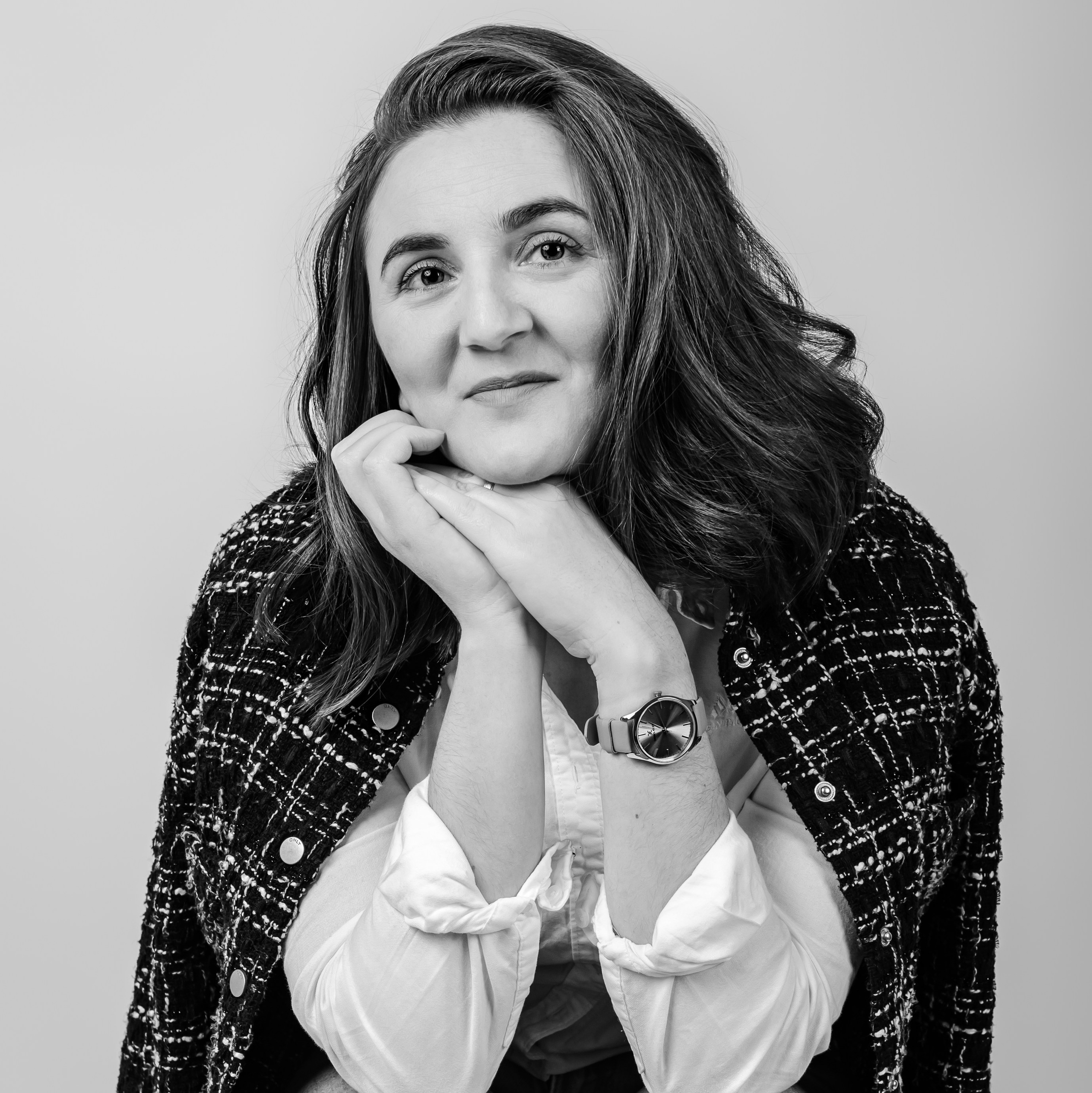 Contact. Cristina Andronache fotograf Brașov fotograf de familie fotograf de nunta Brașov