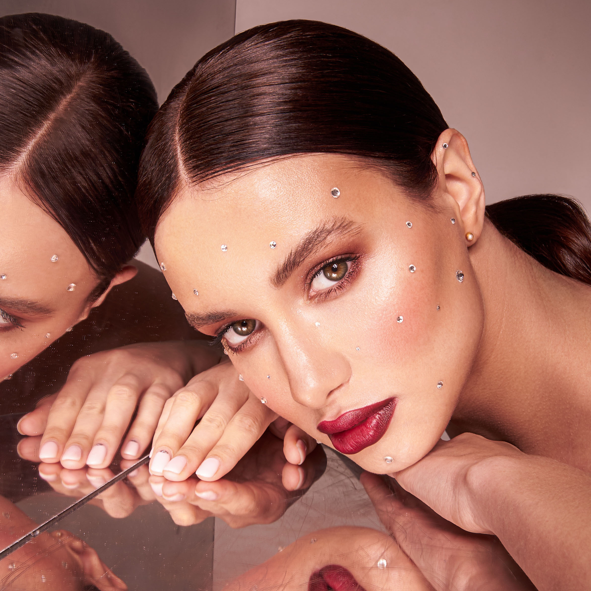 Contact. Commercial retoucher