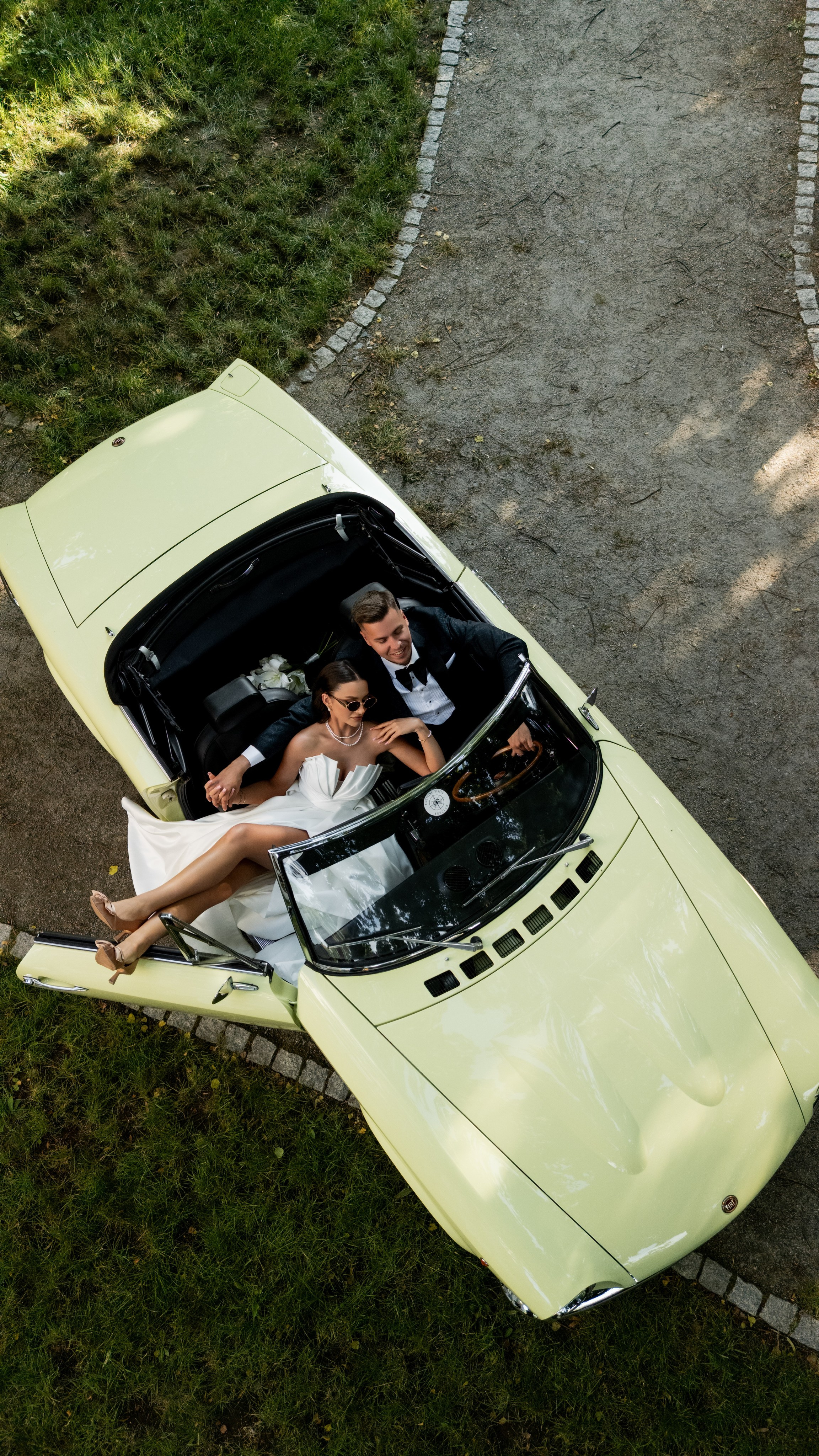 Wedding Car Photoshoot Ideas: Examples in Europe
