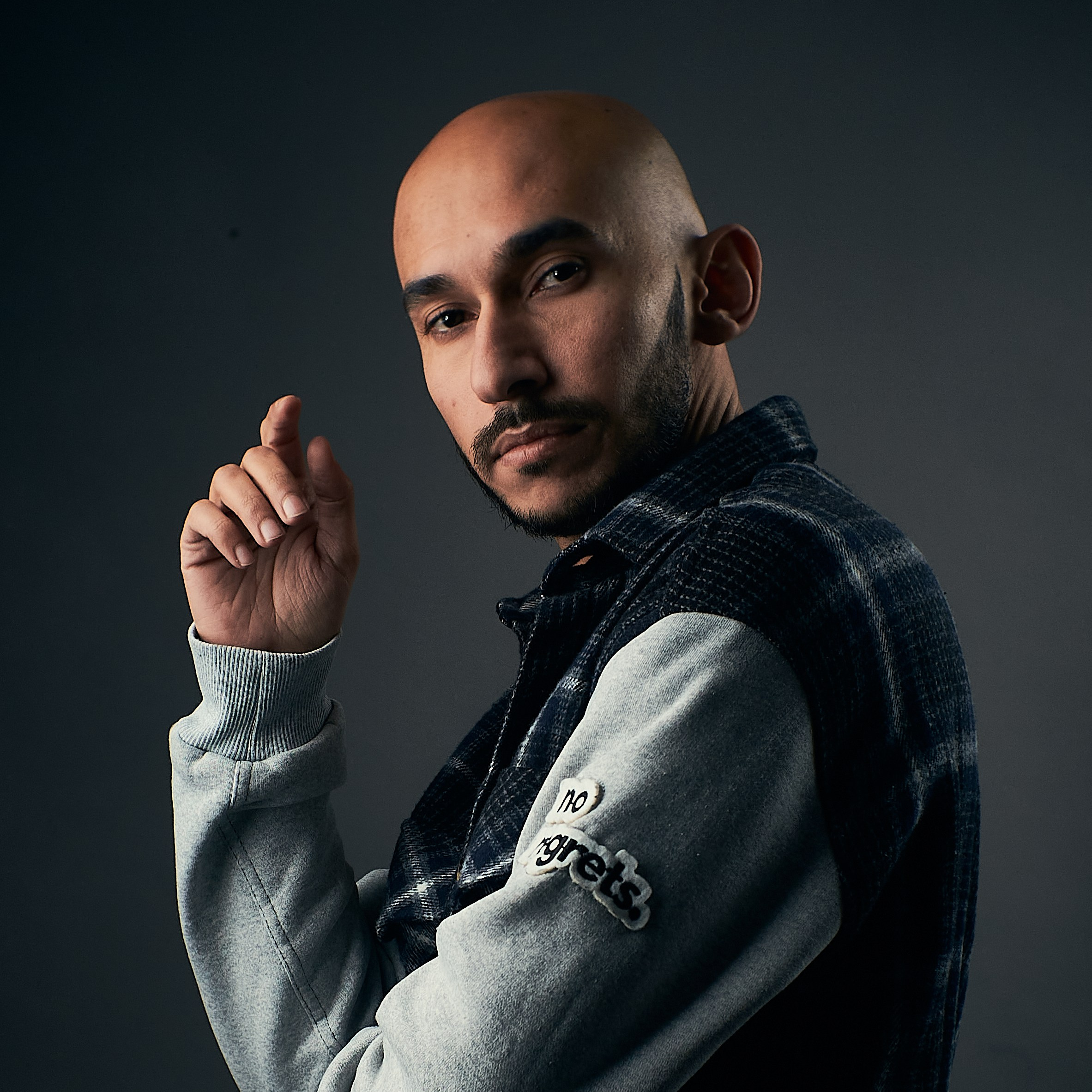 Əlaqə — Ayaz Mikayılzadə ilə Peşəkar Foto və Video Xidmətləri üçün əlaqə. Məhsul Fotoqrafı Bakıda