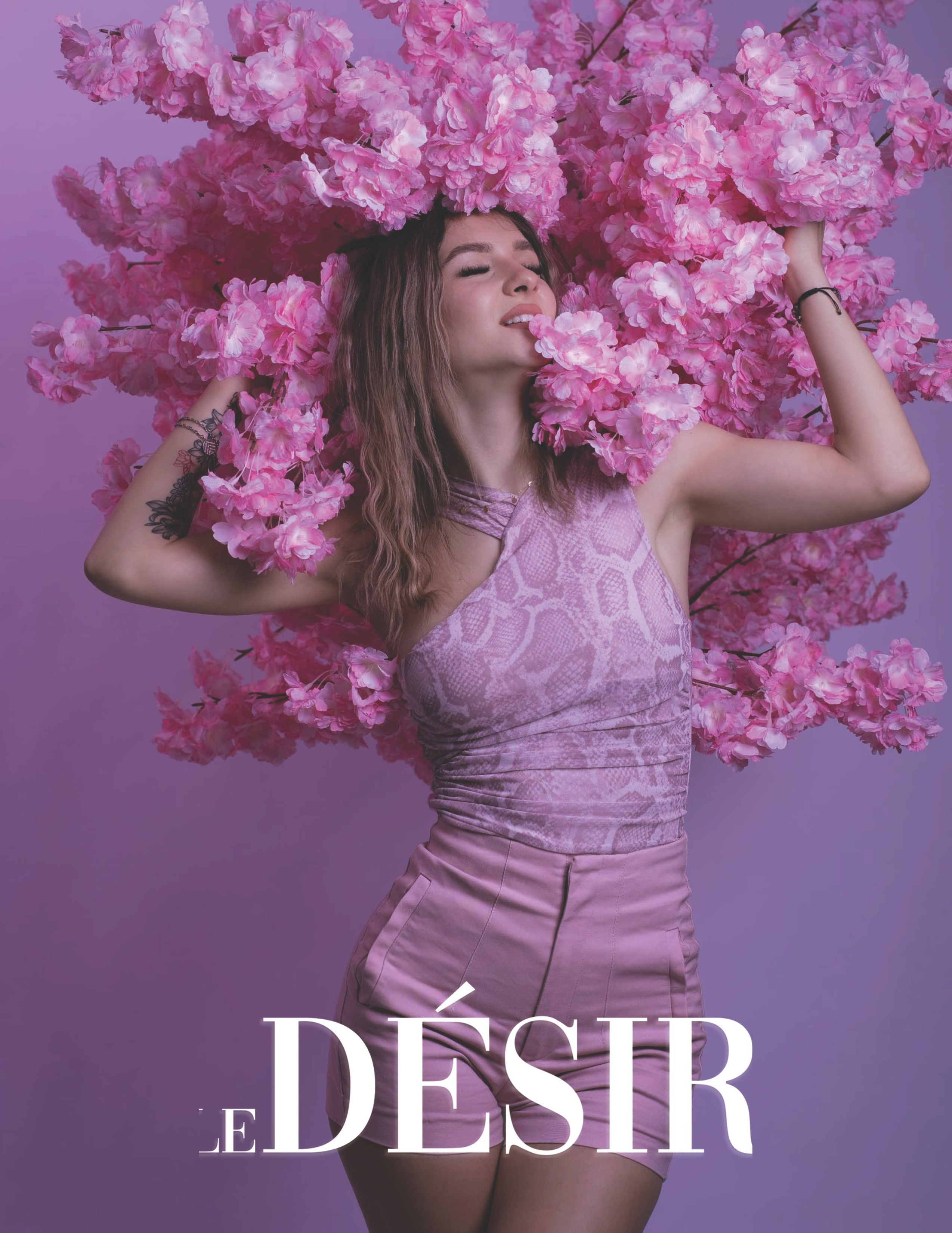 About. Antoine Bugheanu — Fotograf editorial și de portret cu sediul în România, specializat în fotografie editorială, de studio și comercială