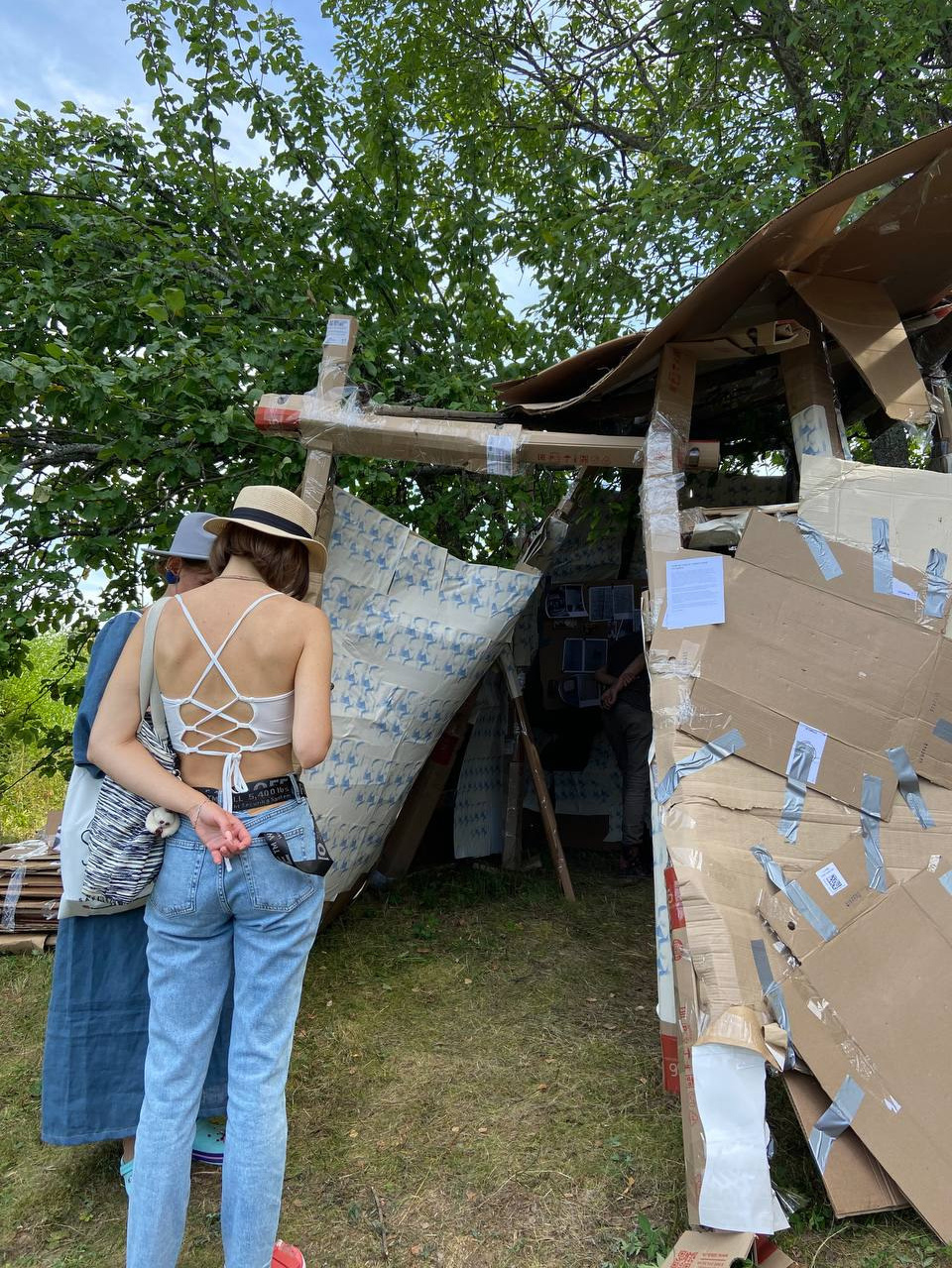 Find a shadow on a Saturday afternoon. Eugenia Ignatova multidisciplinary artist, photographer in Belgrade