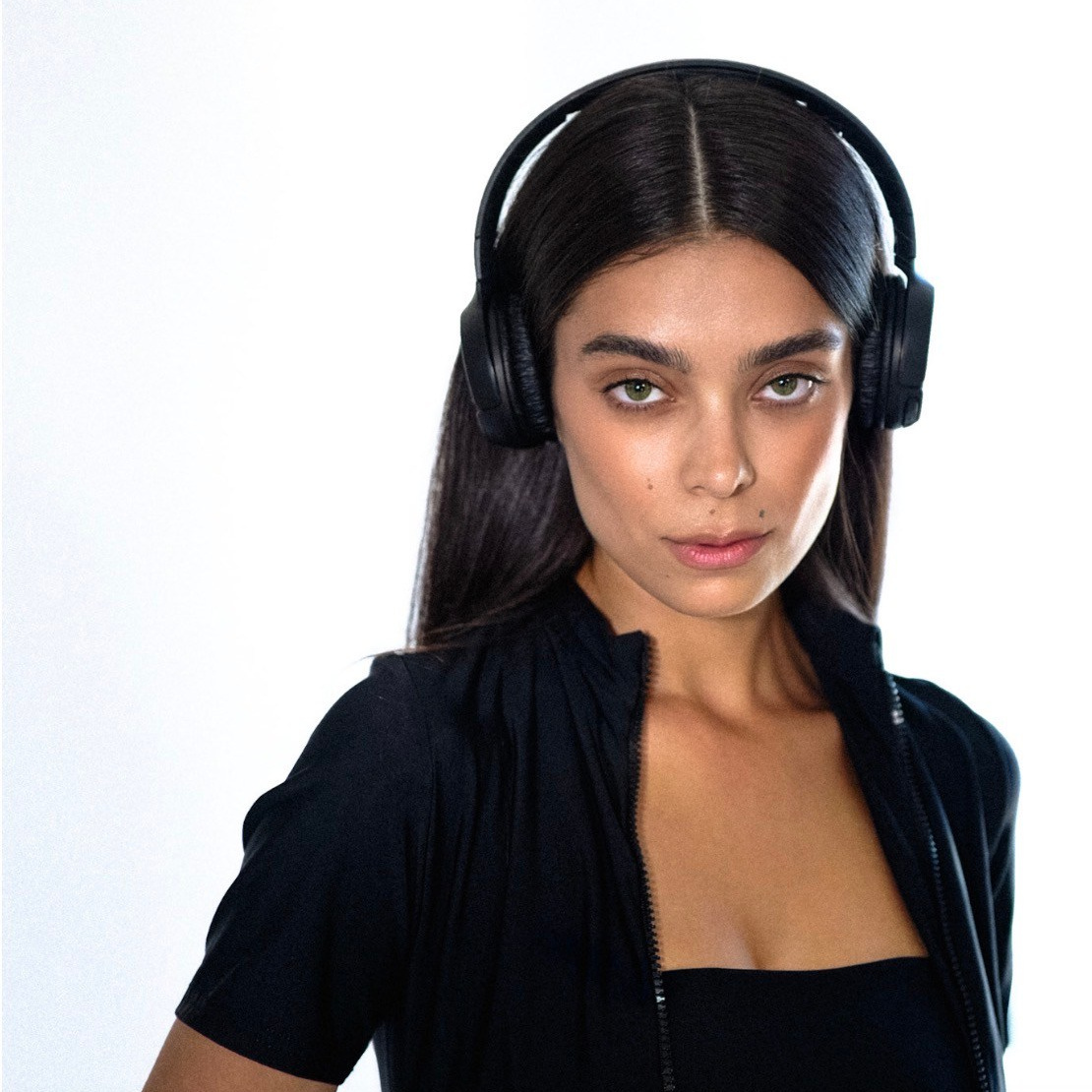 Contact. 0514 Editorial Photographer & Art Director in Los Angeles