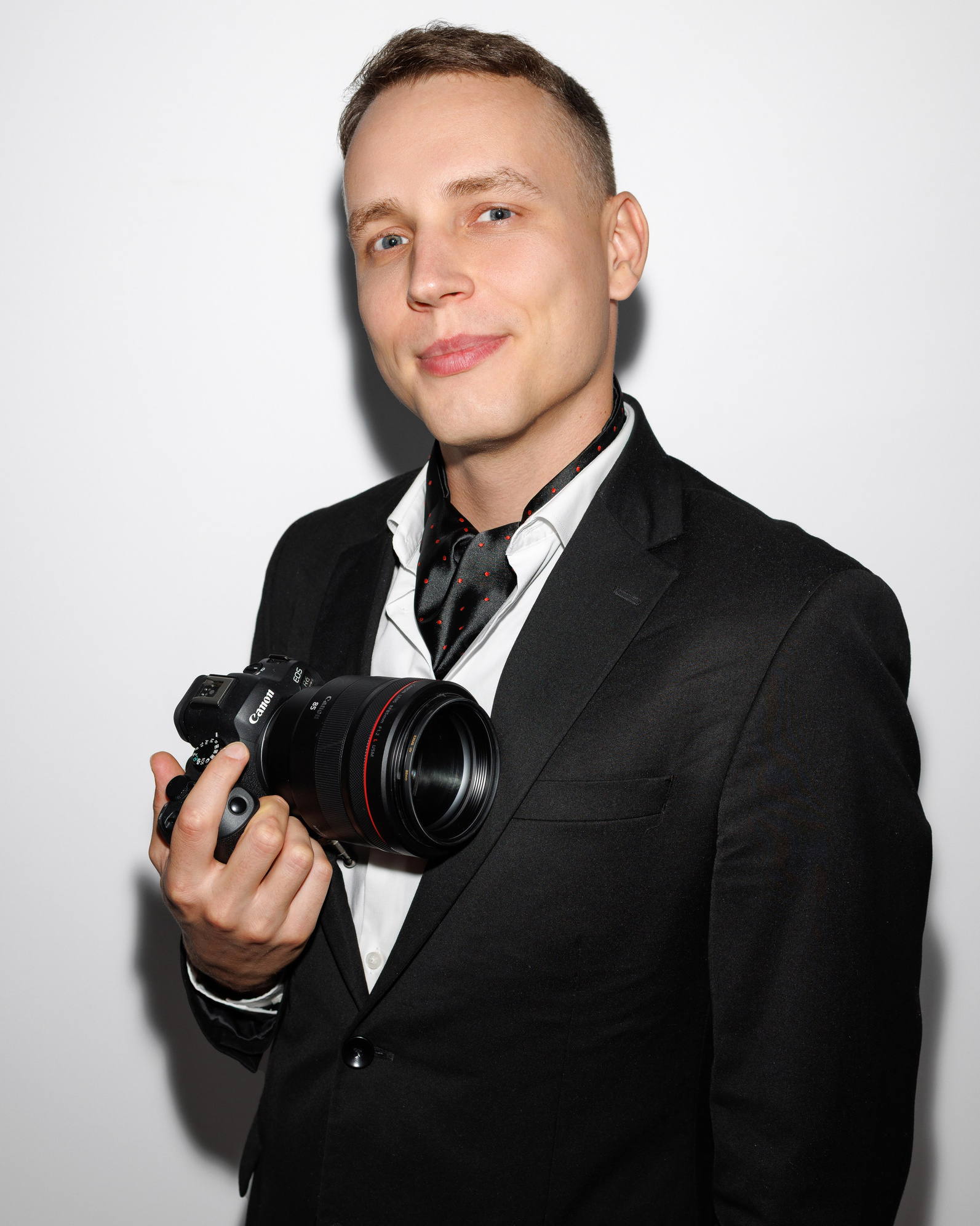 About Evgeniy Osokin, Wedding Photographer, Toronto & Europe. Wedding photographer Toronto Osokin Evgeniy