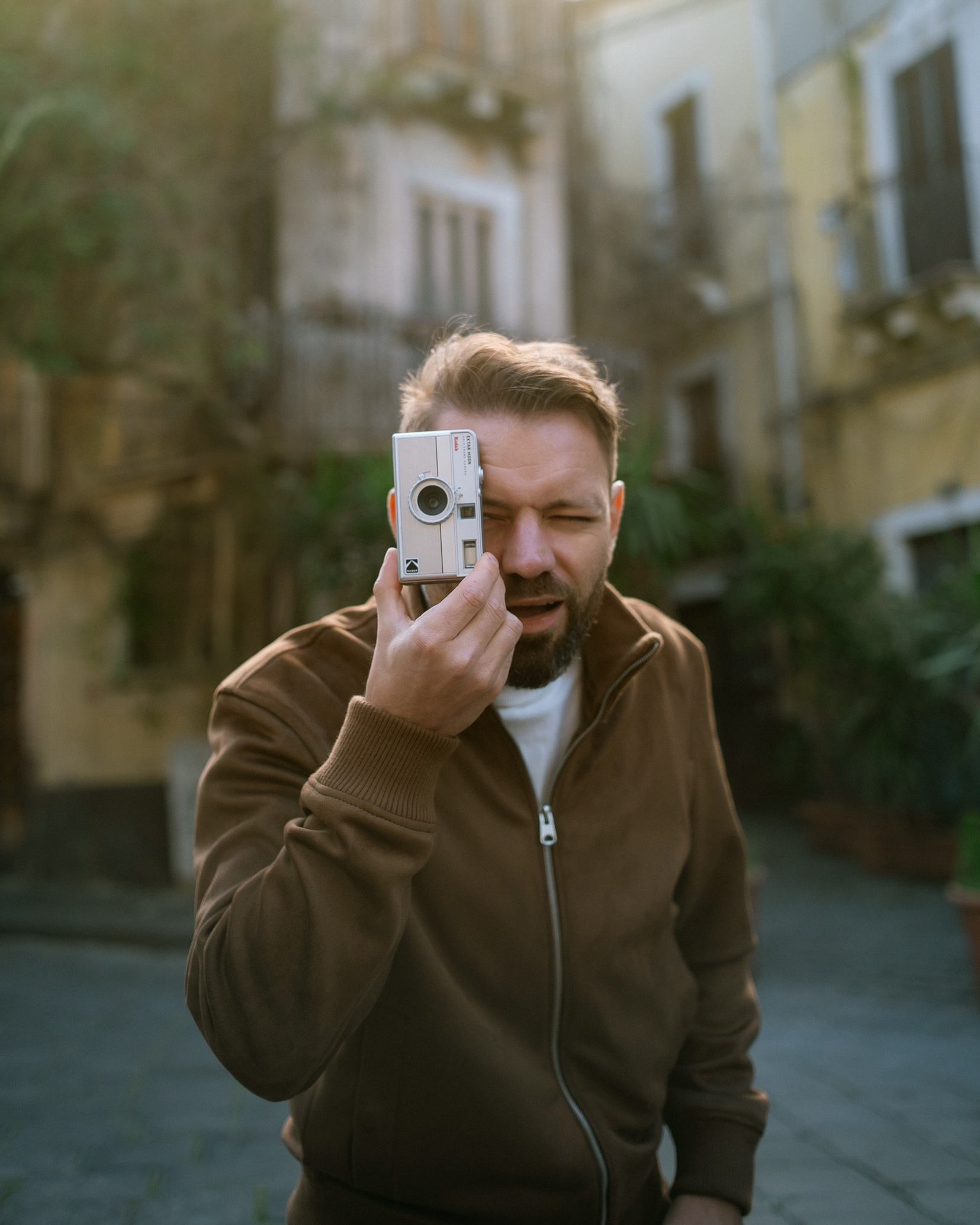 About me. Wedding photographer & videographer Frankfurt | Denis Mirosnik