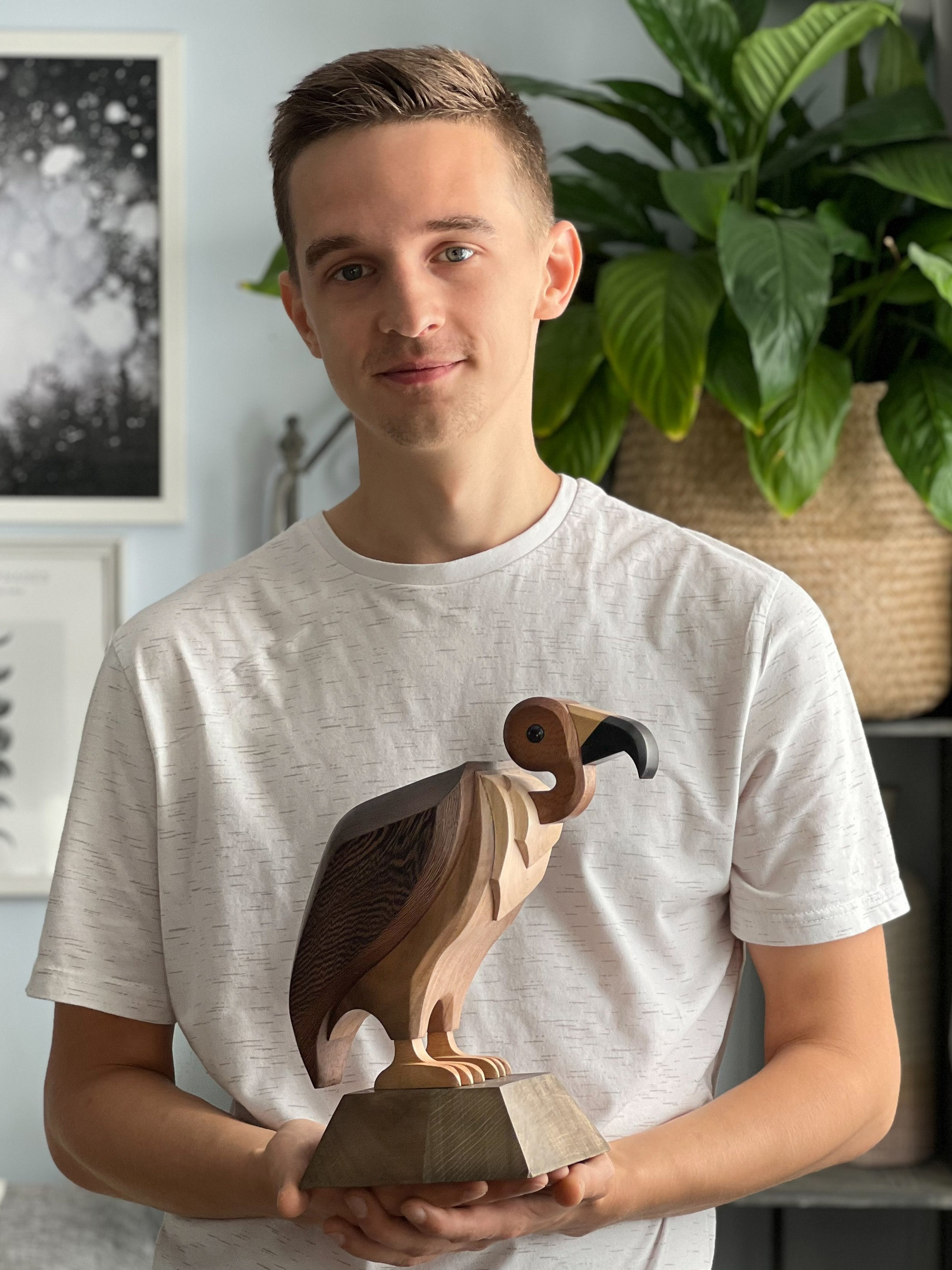 Резьба по дереву. Уникальные декоративные скульптуры для интерьера