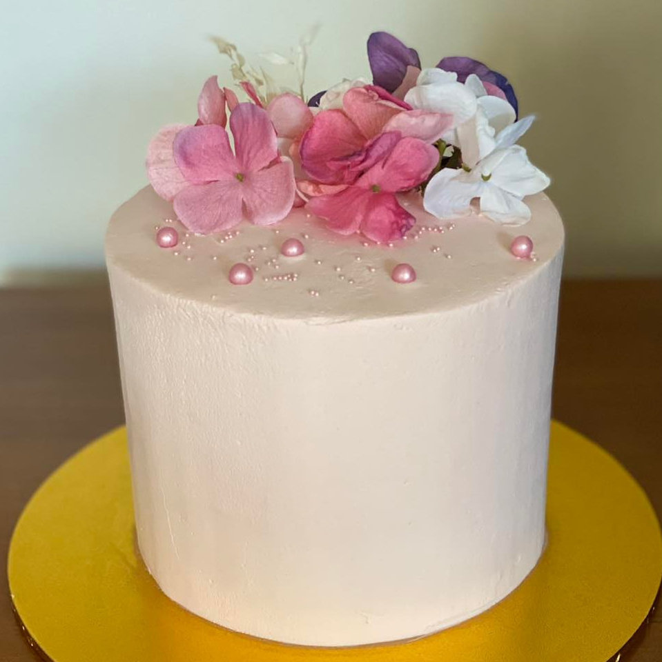 Cake smash session. Newborn and family photographer. Hills District. Sydney