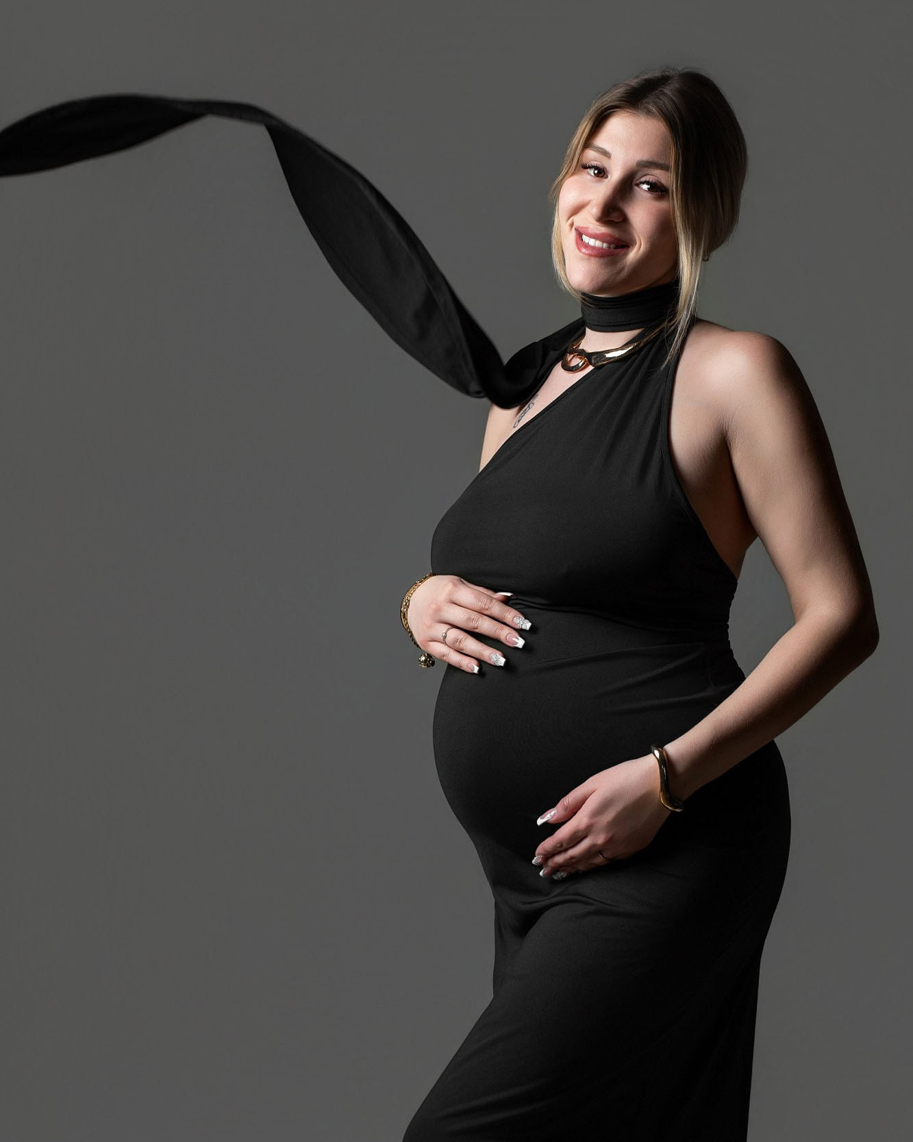servizio maternity fotografia gravidanza Vicenza ritratto elegante in studio