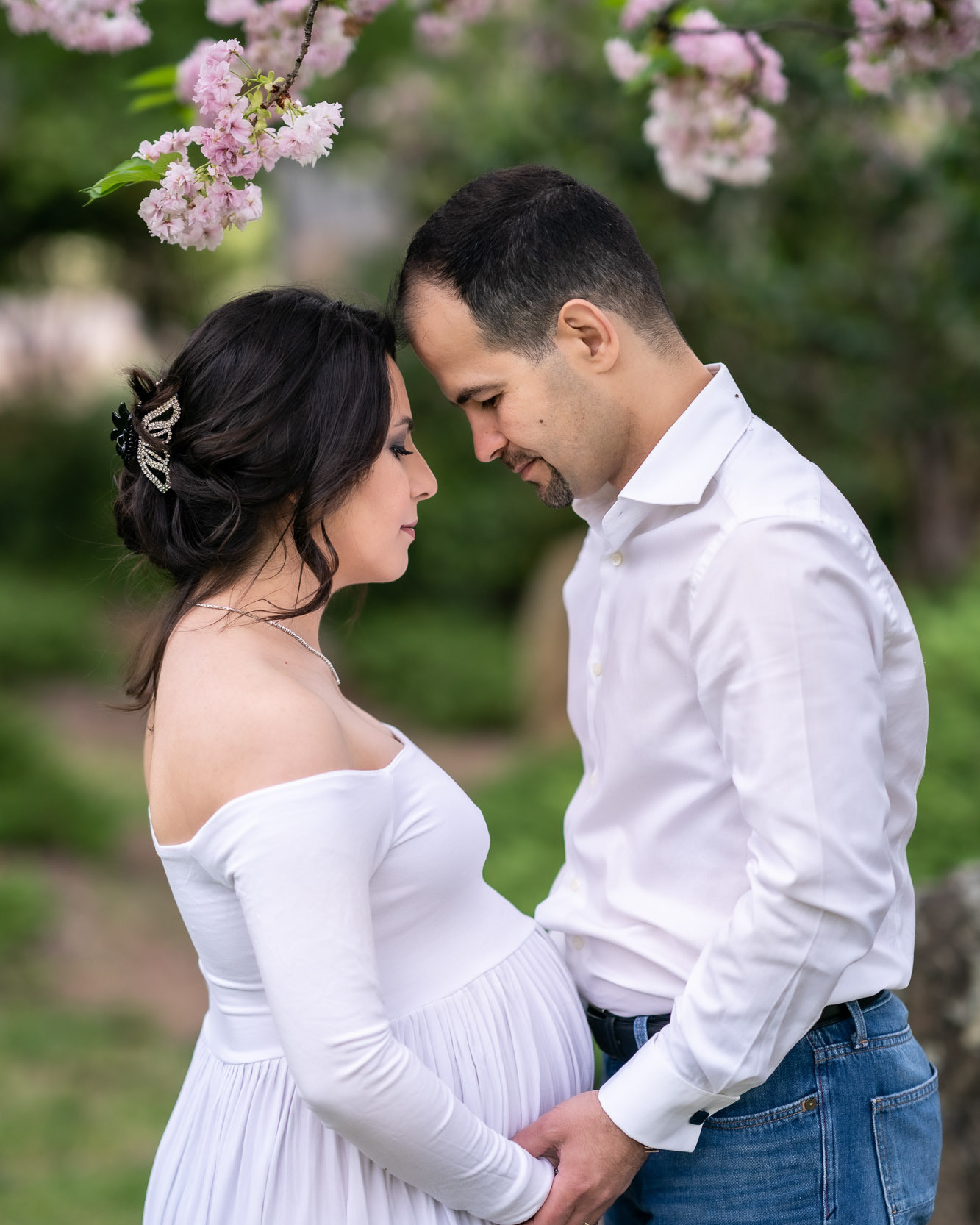 Maternity Photography Sydney, blossom park. Family and Pregnancy Photographer
