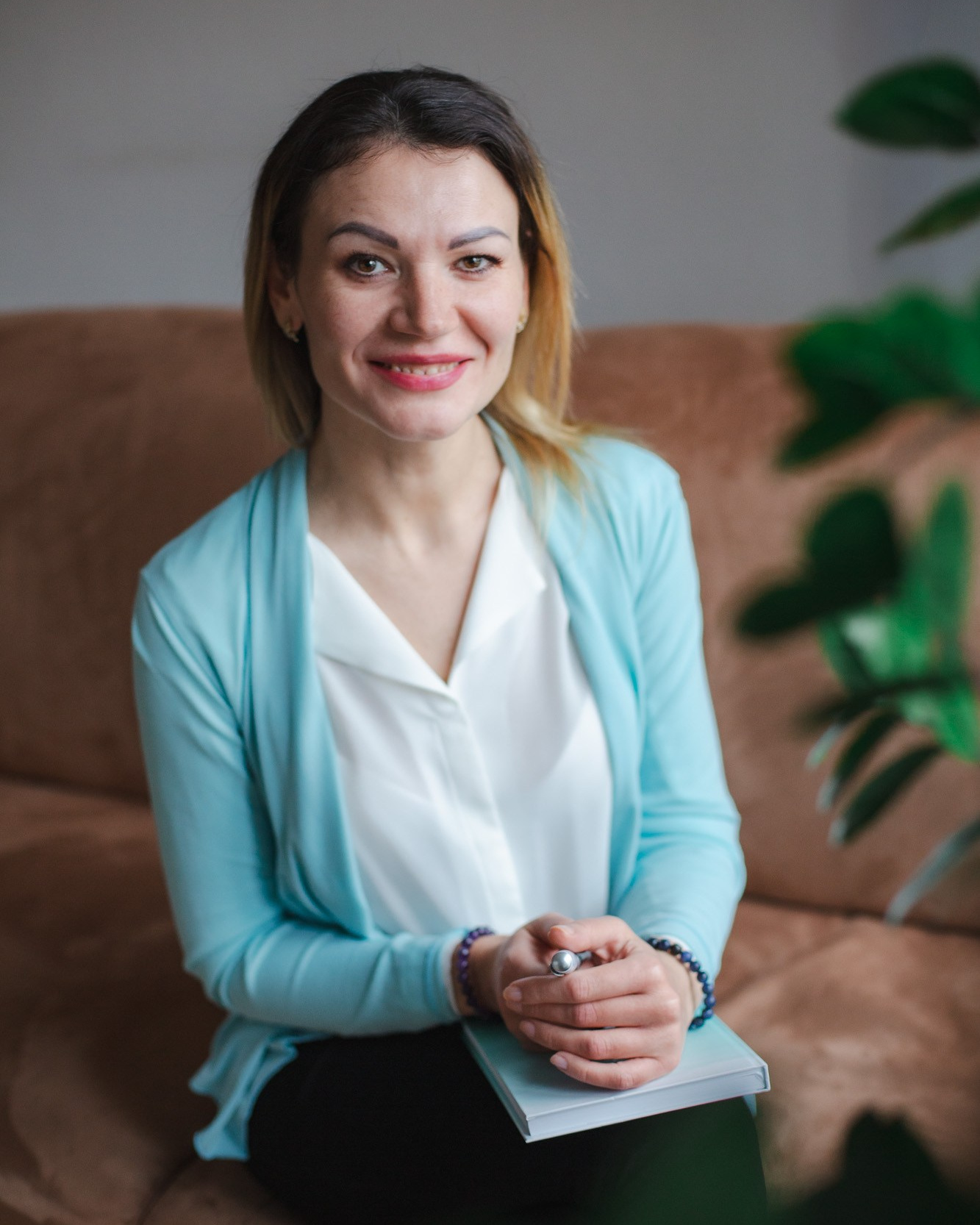 Tatjana Anikanov Eigene Erfahrung Langjährige Recherche und Selbsterfahrung Fundierte Ausbildung Kombinierte Therapieansätze