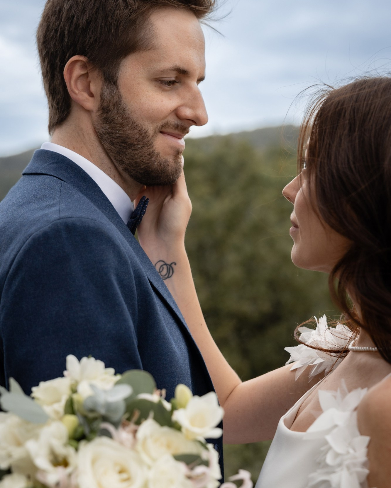 Intimate elopement portrait of a couple in Southwest France