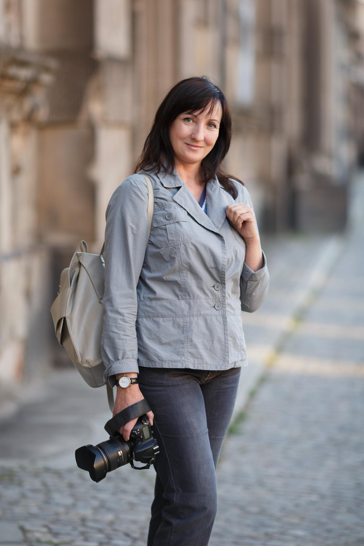 Фотограф, любитель винтажа, коллекционер винтажных открыток и создатель историй на пересечении прошлого и личного. Ирина Дайнакова