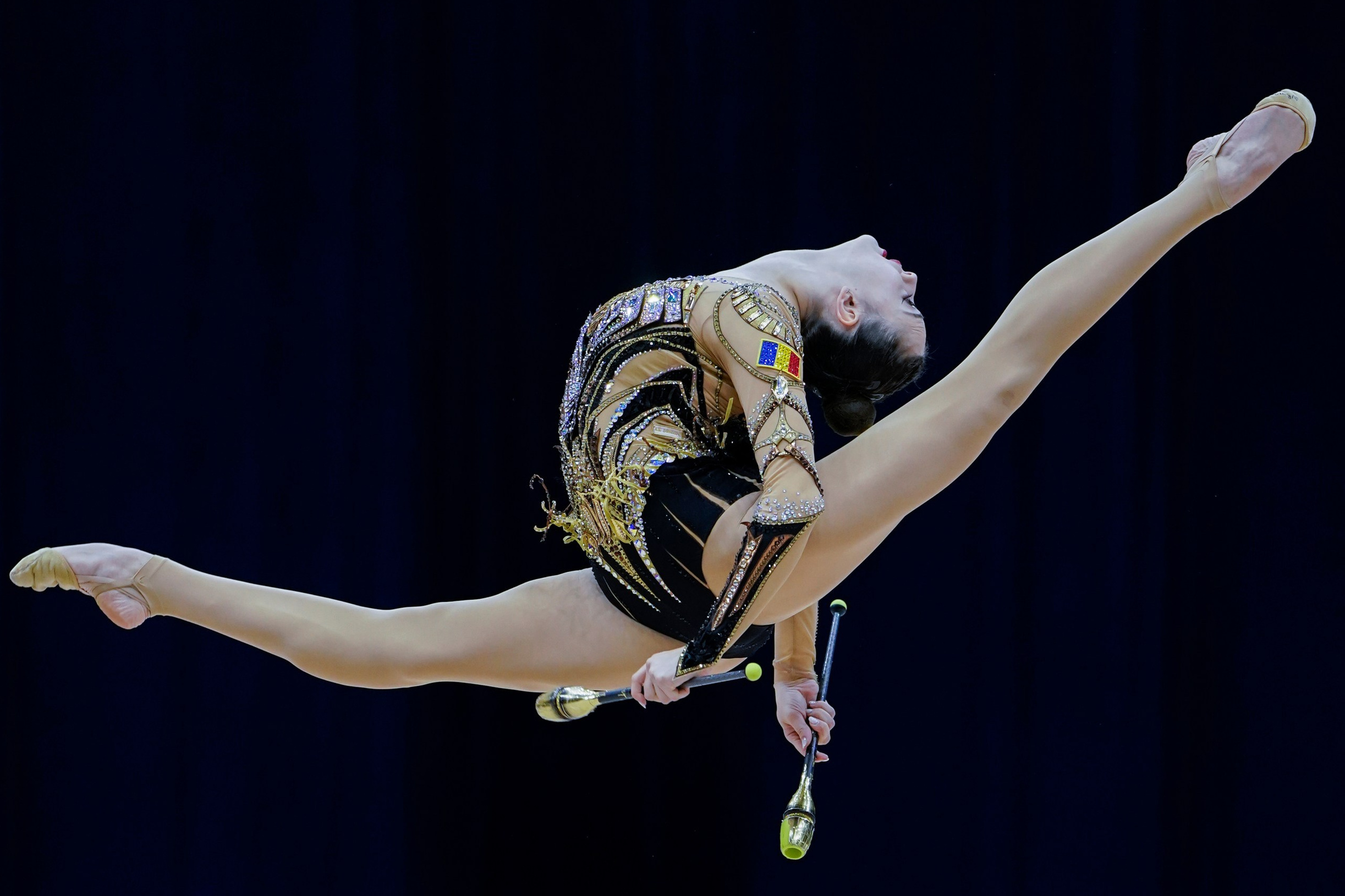 Price for Athletes. Kamilla Khasanova — gymnastics, ballet and dance photographer in Dubai, UAE