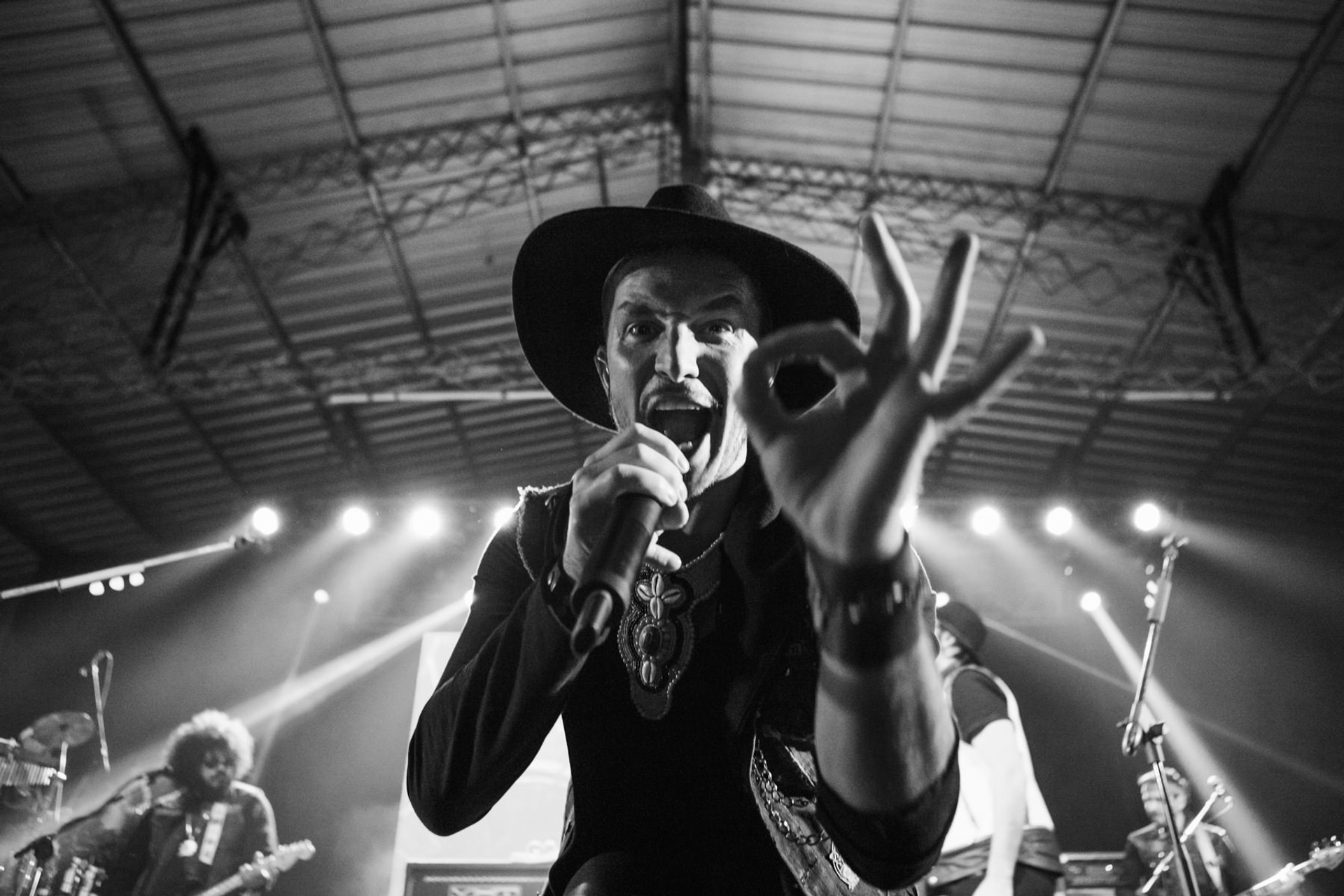 ILLIA KURIAKI | Mundo Rojo