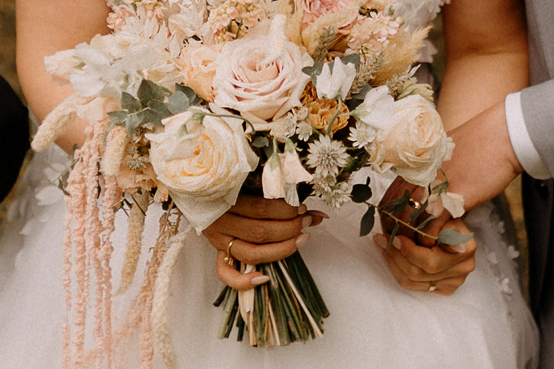 Līgavas pušķis bežā, šokolādes toņos