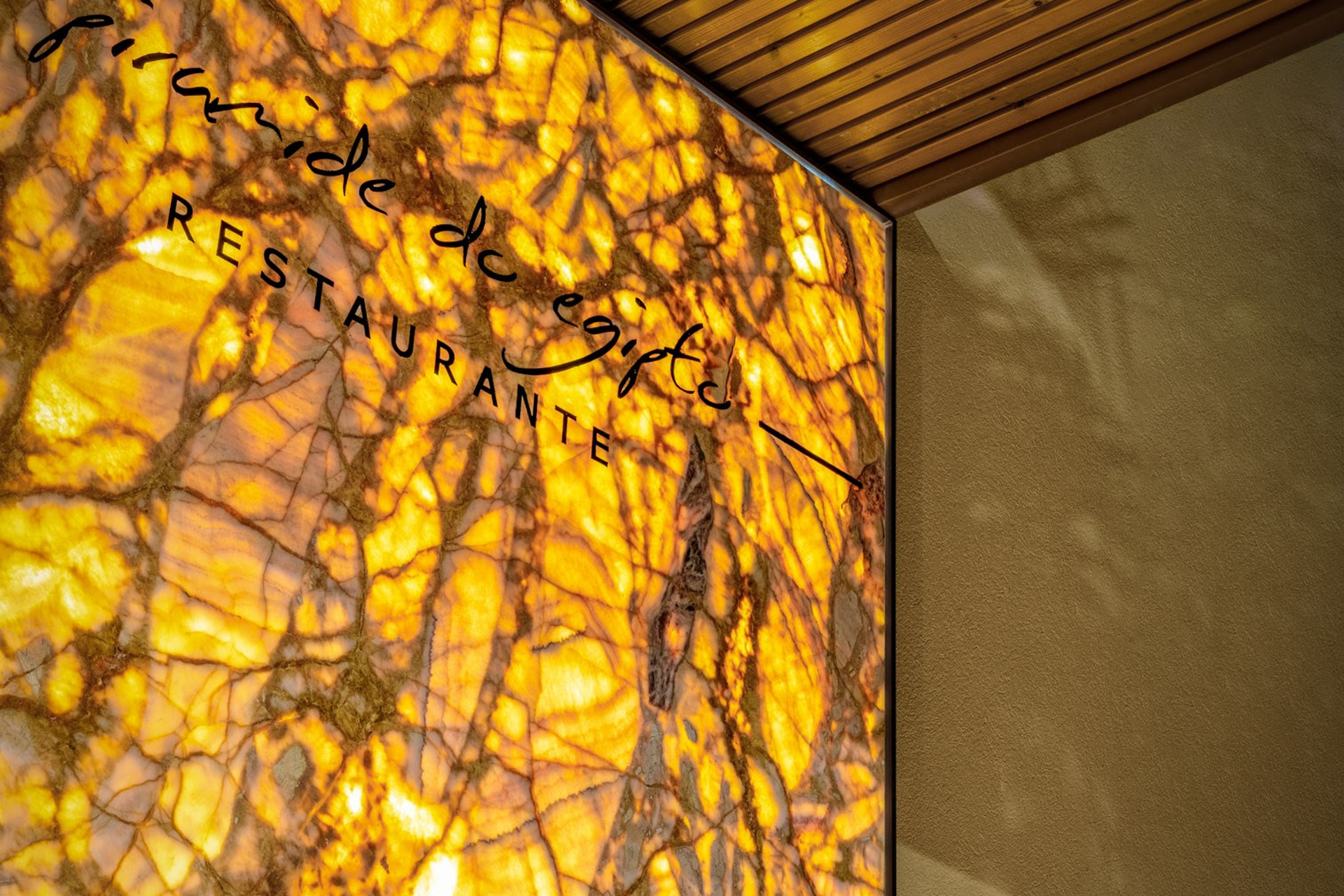 Restaurante Pirâmide do Egipto. André Fontoura