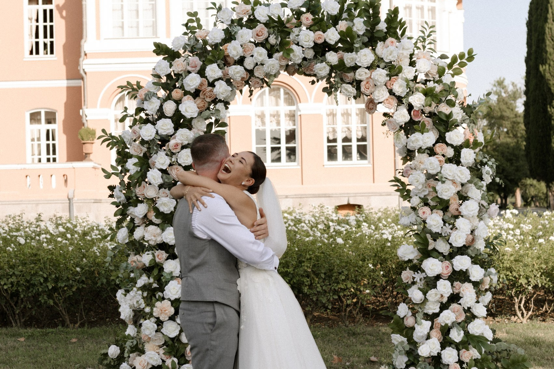Wedding Stories in Georgia of foreign couples  from over the World and the most scenic Venues for the ceremony. Арт Ивент Студио — Свадьбы и мероприятия в Грузии 💜