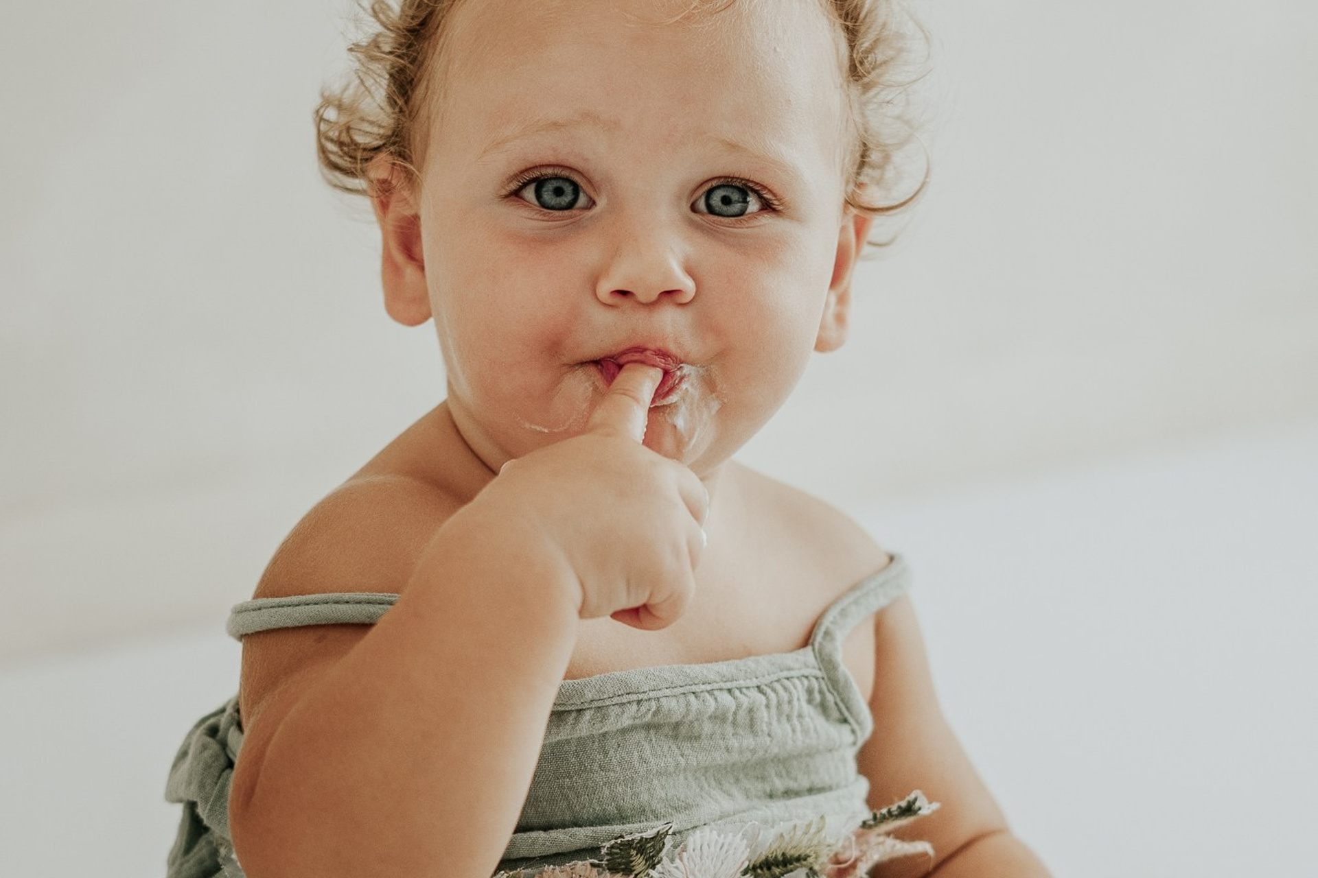 Smash Cake Noora. Fotografo di famiglia, neonati, maternity, ritratti, matrimoni, cerimonie, Rimini