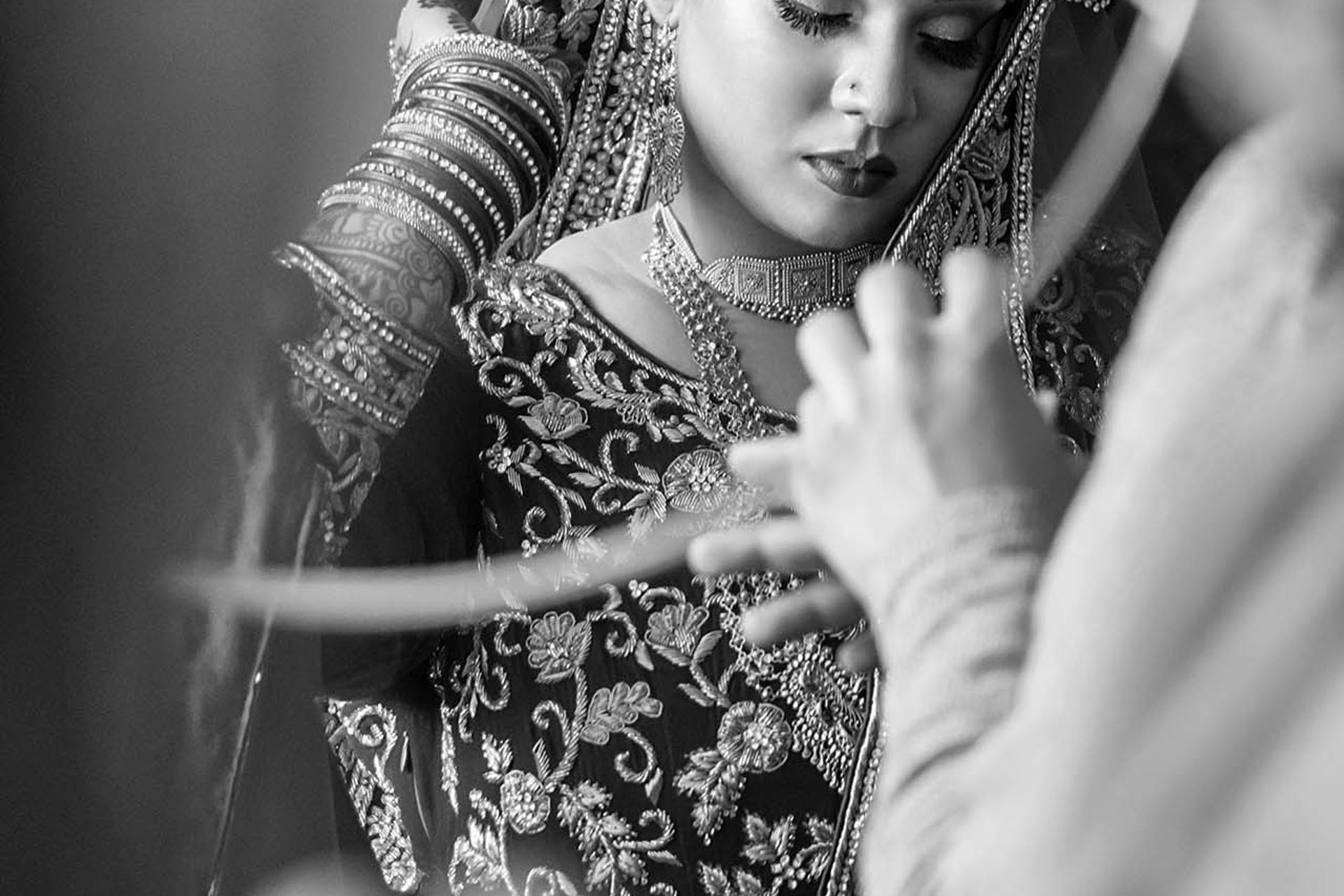 Wedding photographer Hilton London Heathrow Airport UK bride getting ready Nikon D850