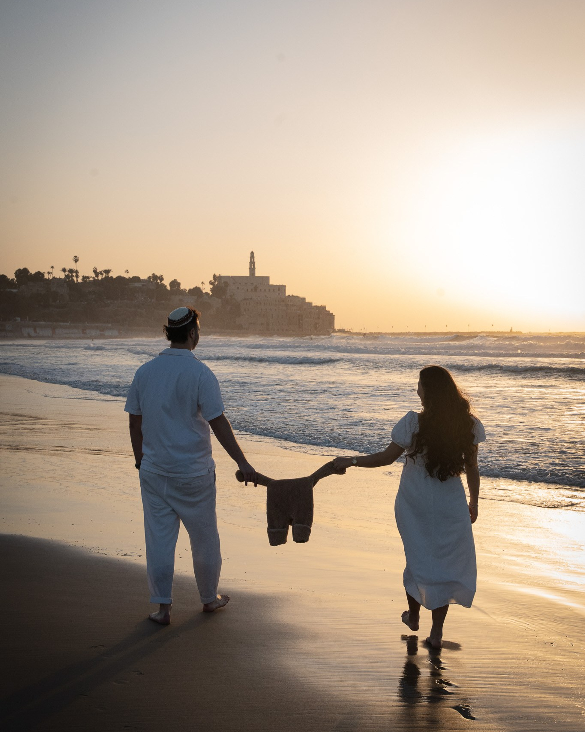 Naomi & Surli, Jaffa Beach, December 2025
