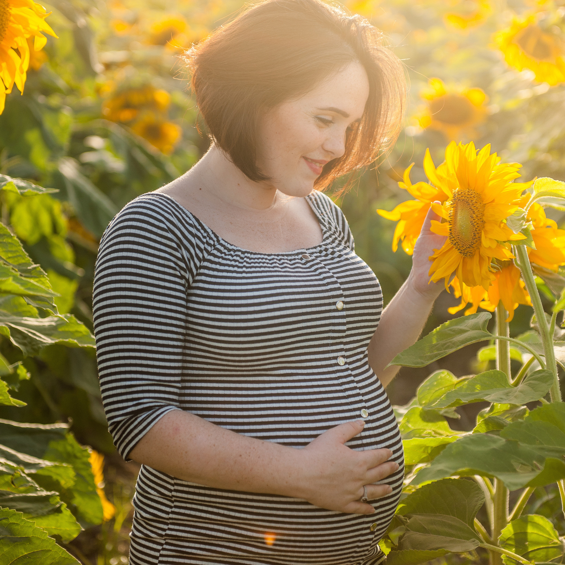 Outdoor maternity photoshoot. Photographer in Israel Luba Ternavskaya