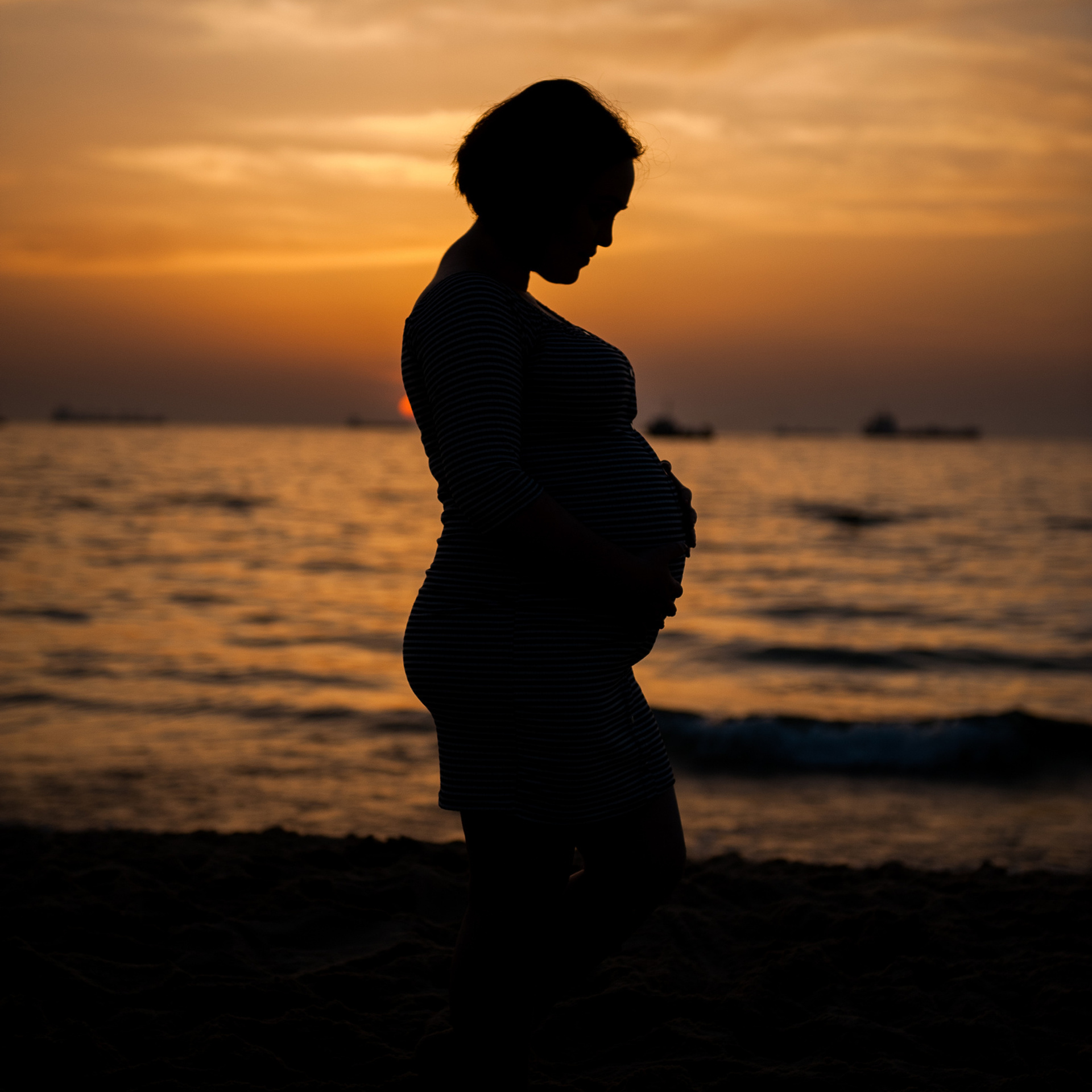 Outdoor maternity photoshoot. Photographer in Israel Luba Ternavskaya