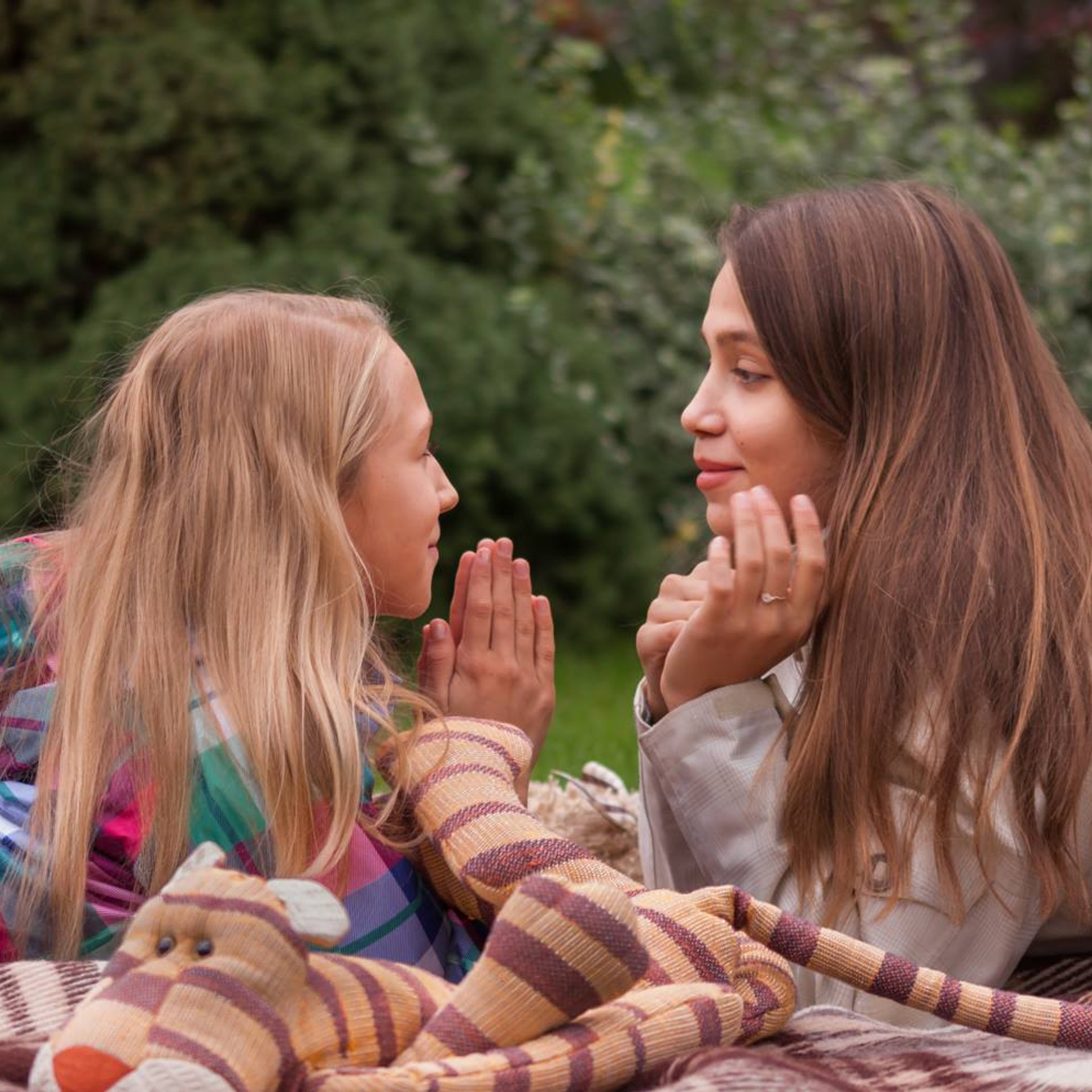 Sisters, Autumn photo shooting