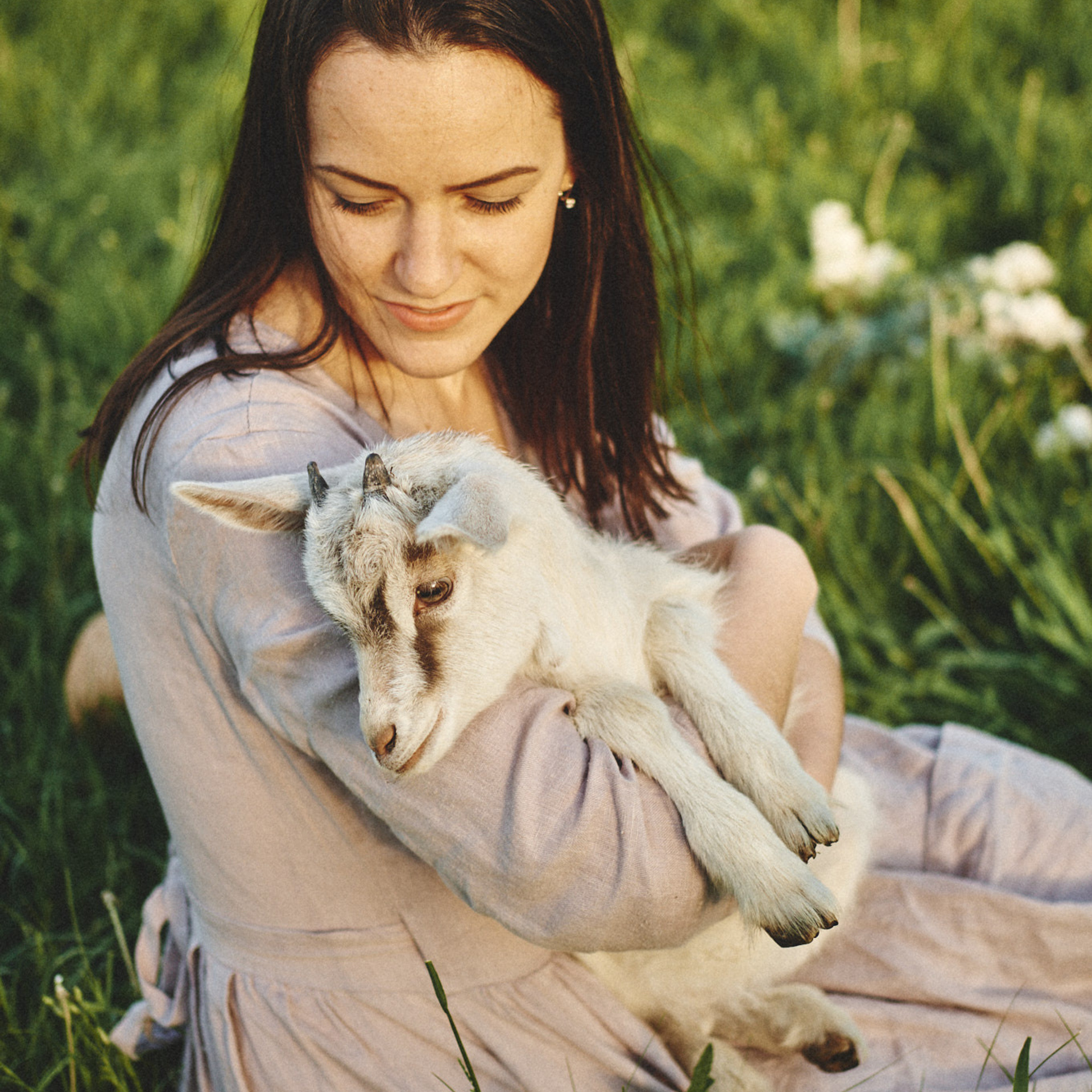 Прогулка с козочками