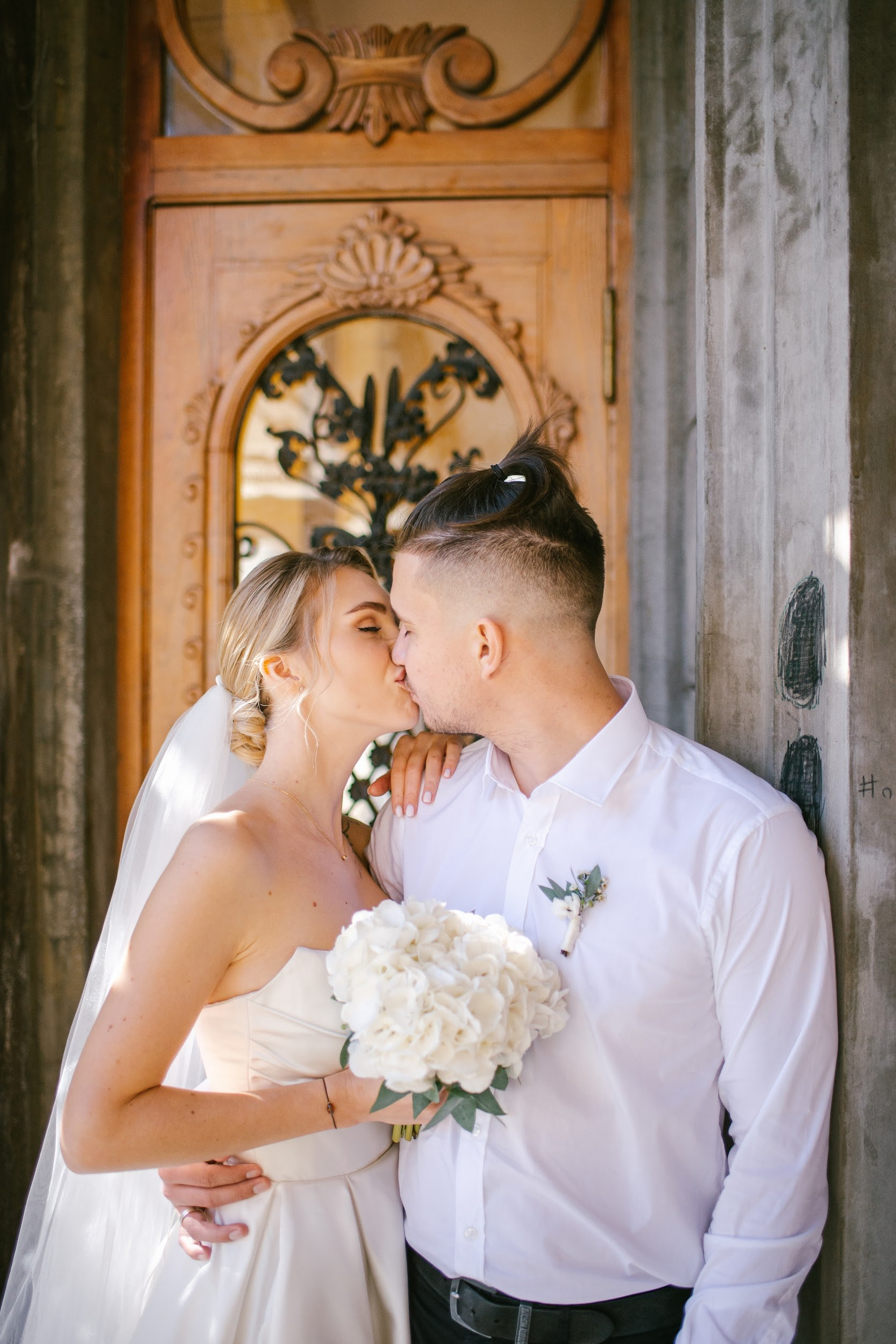 Wedding in Batumi for foreigners — Papers in 9 hours, Ceremony and Photographer. Арт Ивент Студио — Самое рейтинговое свадебное агентство в Грузии