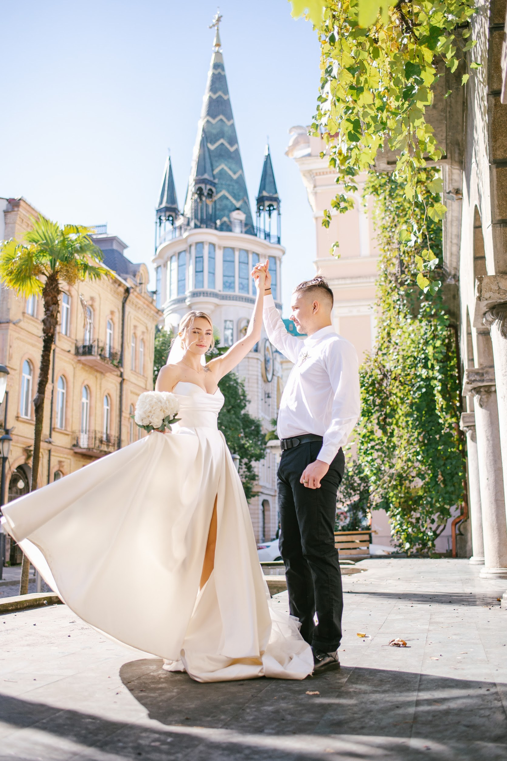 Wedding in Batumi for foreigners — Papers in 9 hours, Ceremony and Photographer. Арт Ивент Студио — Самое рейтинговое свадебное агентство в Грузии