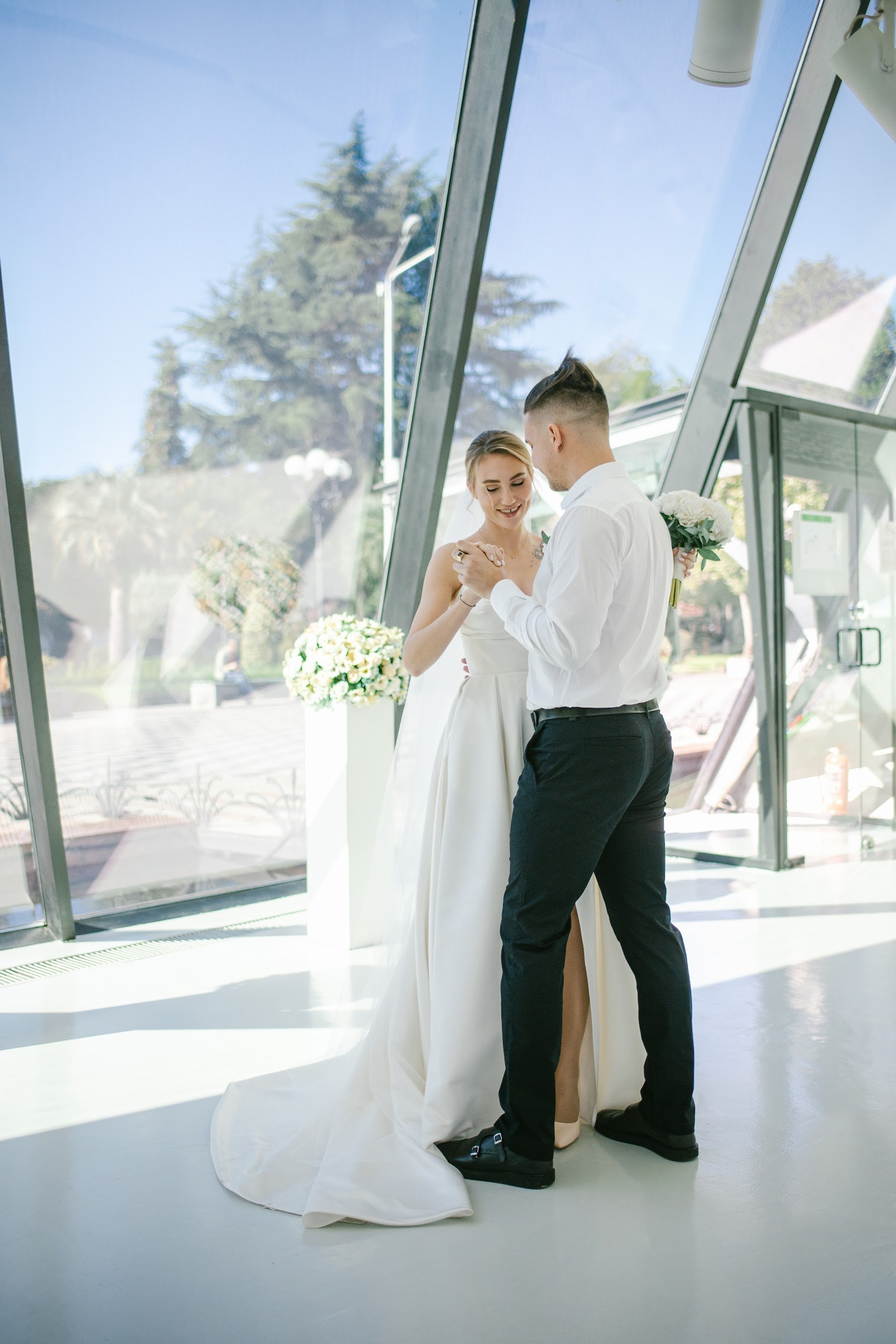 Wedding in Batumi for foreigners — Papers in 9 hours, Ceremony and Photographer. Арт Ивент Студио — Самое рейтинговое свадебное агентство в Грузии