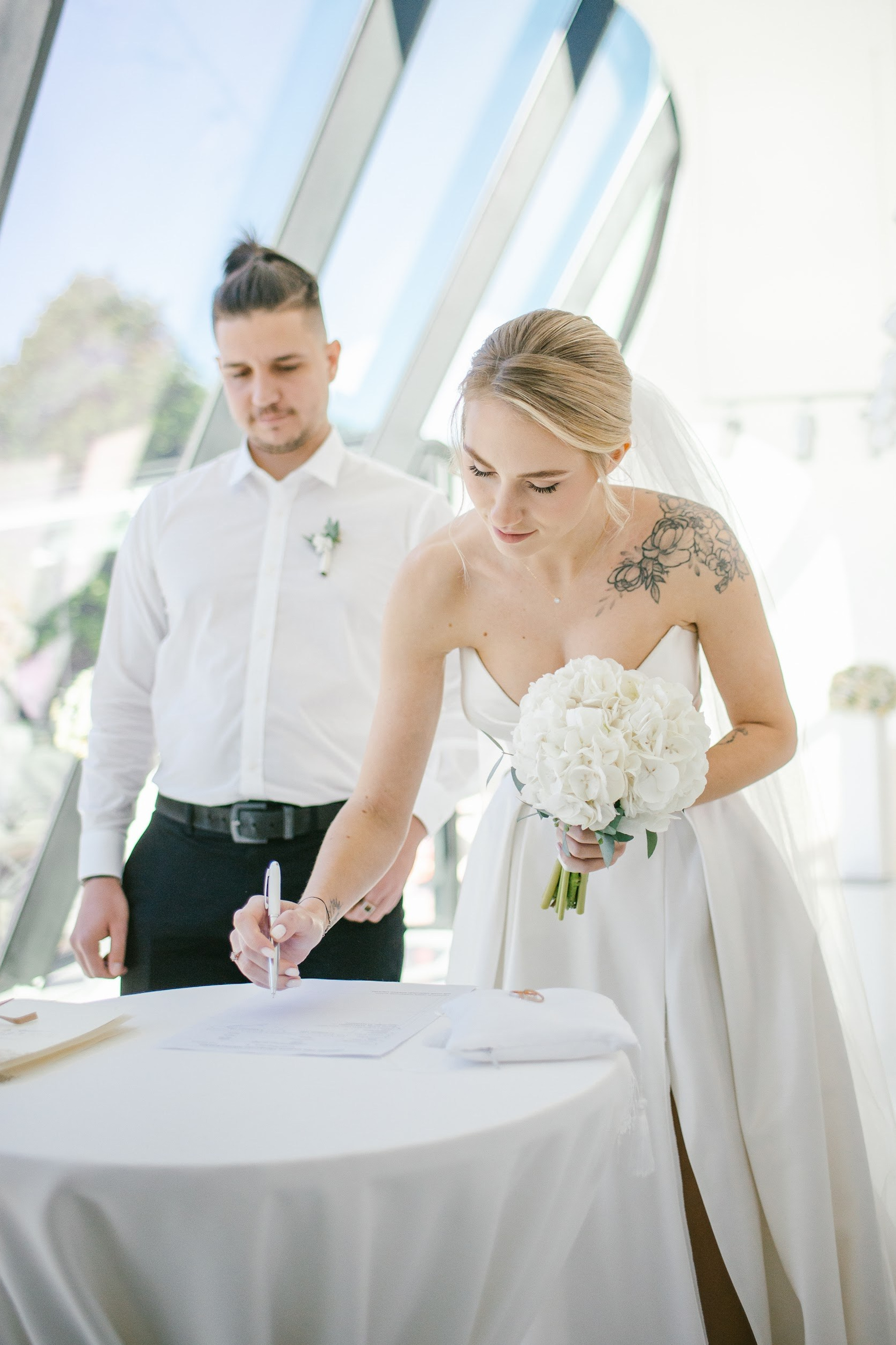 Wedding in Batumi for foreigners — Papers in 9 hours, Ceremony and Photographer. Арт Ивент Студио — Самое рейтинговое свадебное агентство в Грузии