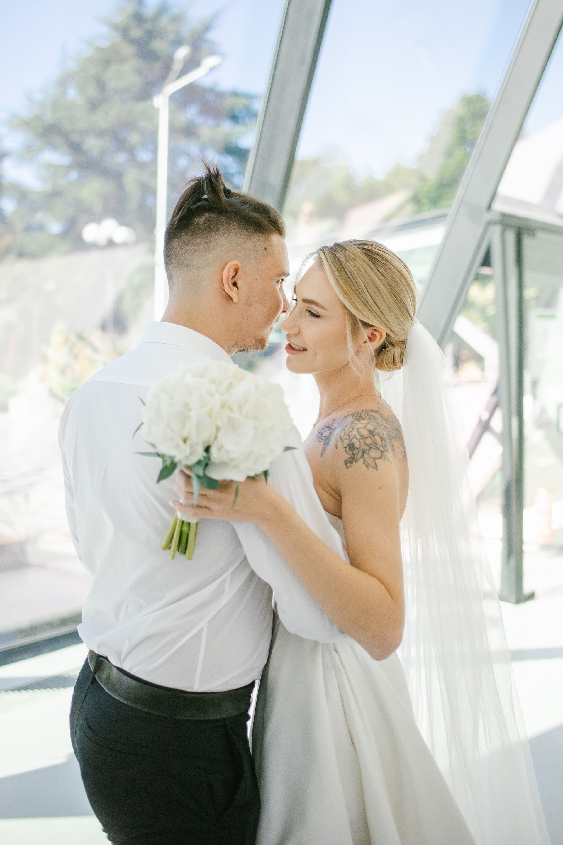 Wedding in Batumi for foreigners — Papers in 9 hours, Ceremony and Photographer. Арт Ивент Студио — Самое рейтинговое свадебное агентство в Грузии