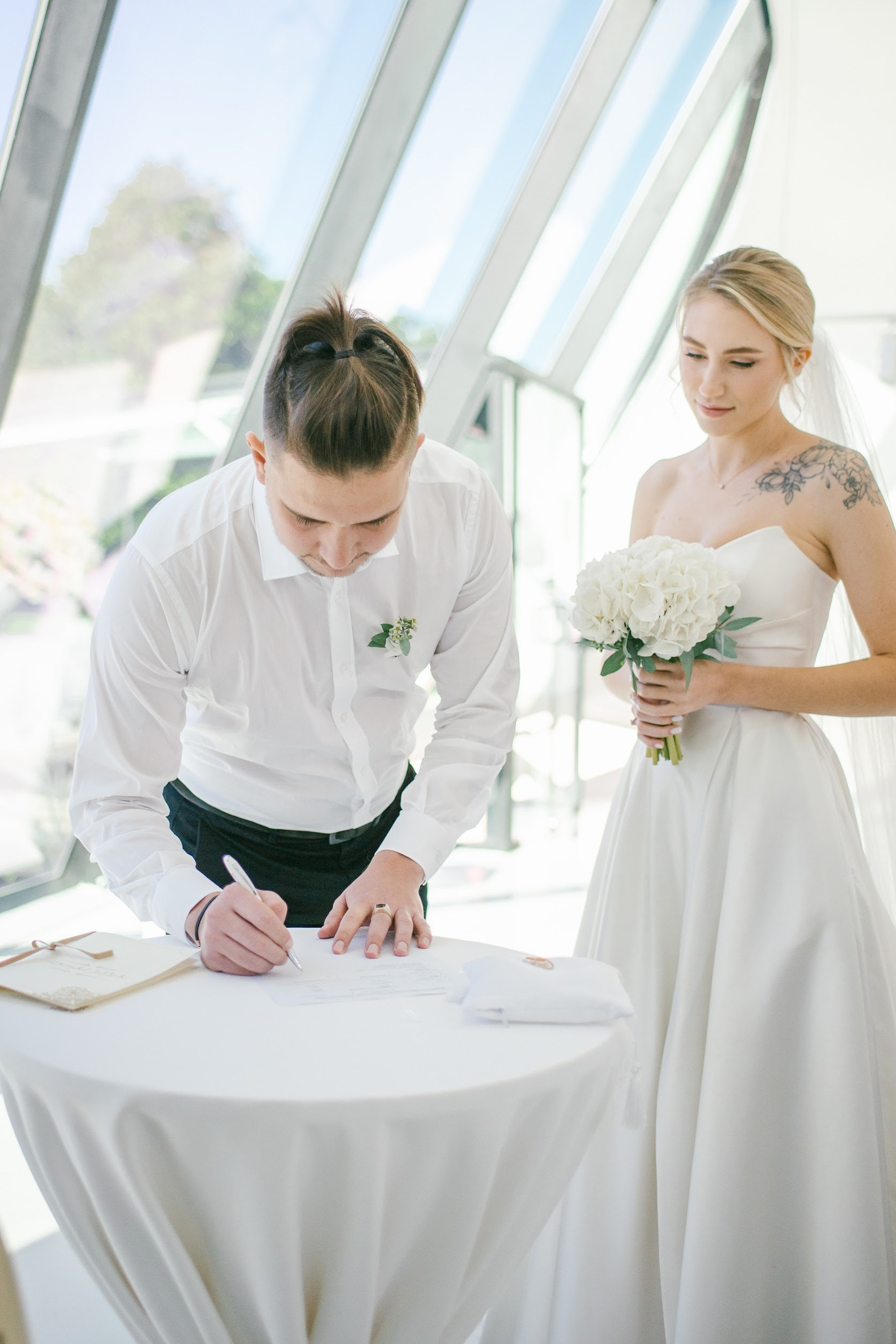Wedding in Batumi for foreigners — Papers in 9 hours, Ceremony and Photographer. Арт Ивент Студио — Самое рейтинговое свадебное агентство в Грузии