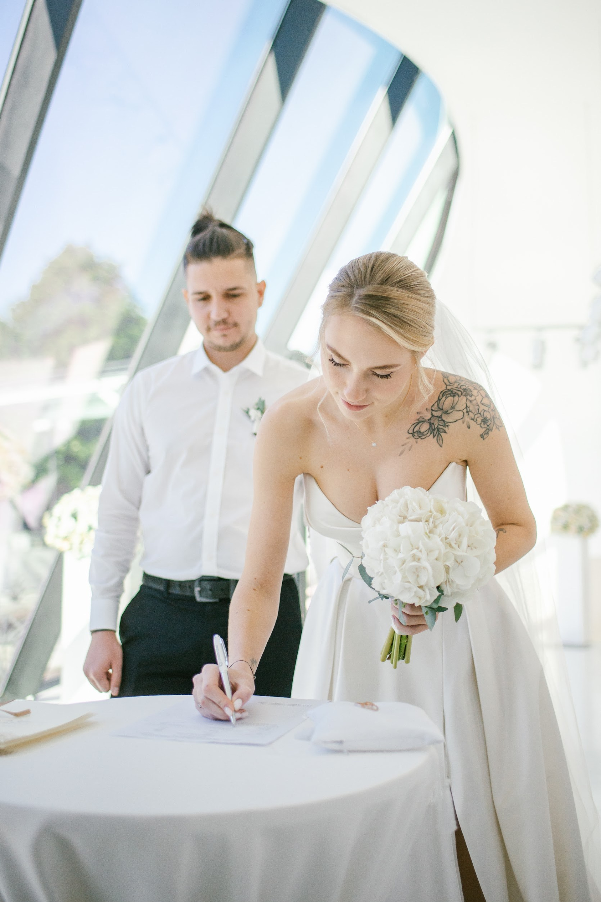 Wedding in Batumi for foreigners — Papers in 9 hours, Ceremony and Photographer. Арт Ивент Студио — Самое рейтинговое свадебное агентство в Грузии