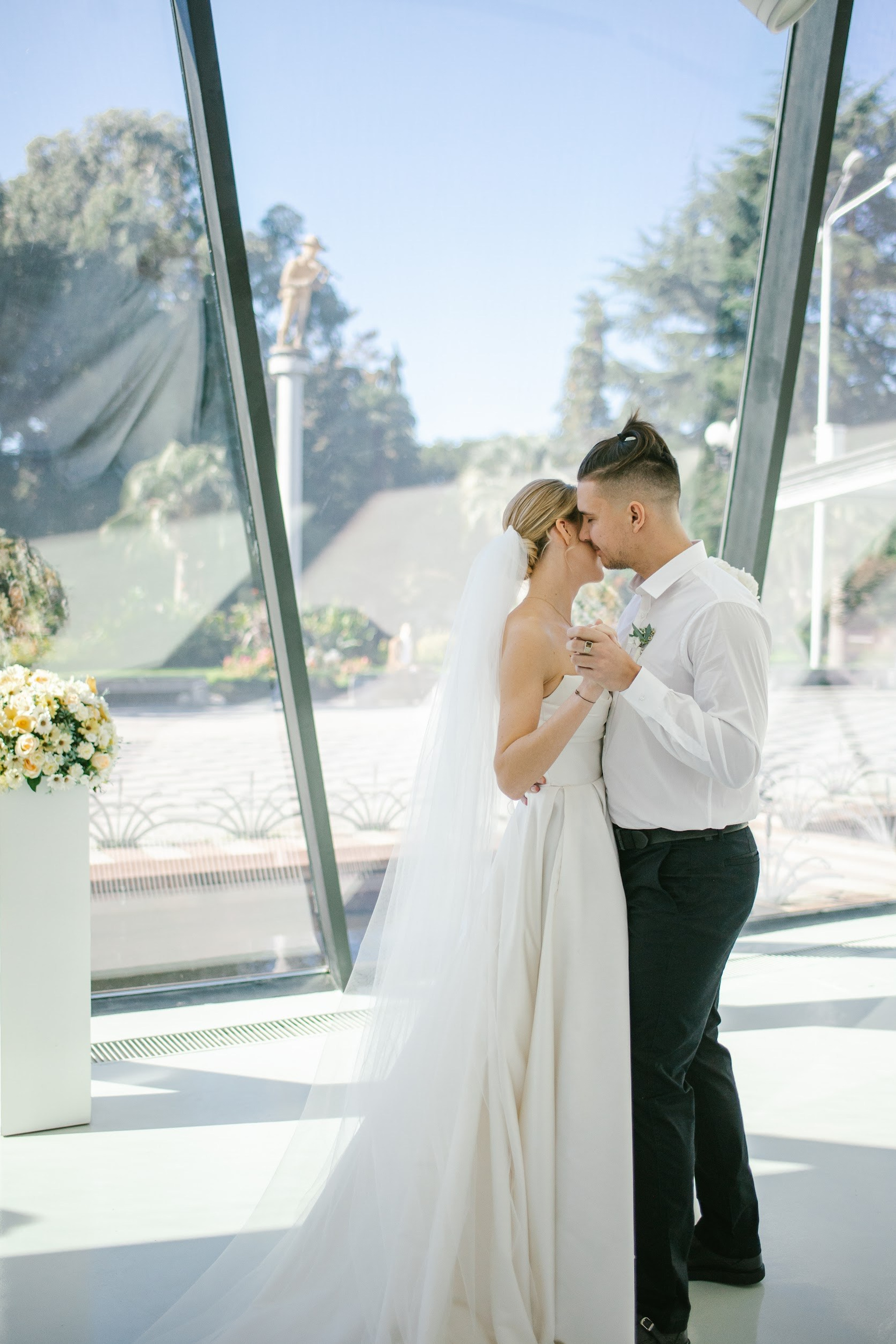 Wedding in Batumi for foreigners — Papers in 9 hours, Ceremony and Photographer. Арт Ивент Студио — Самое рейтинговое свадебное агентство в Грузии