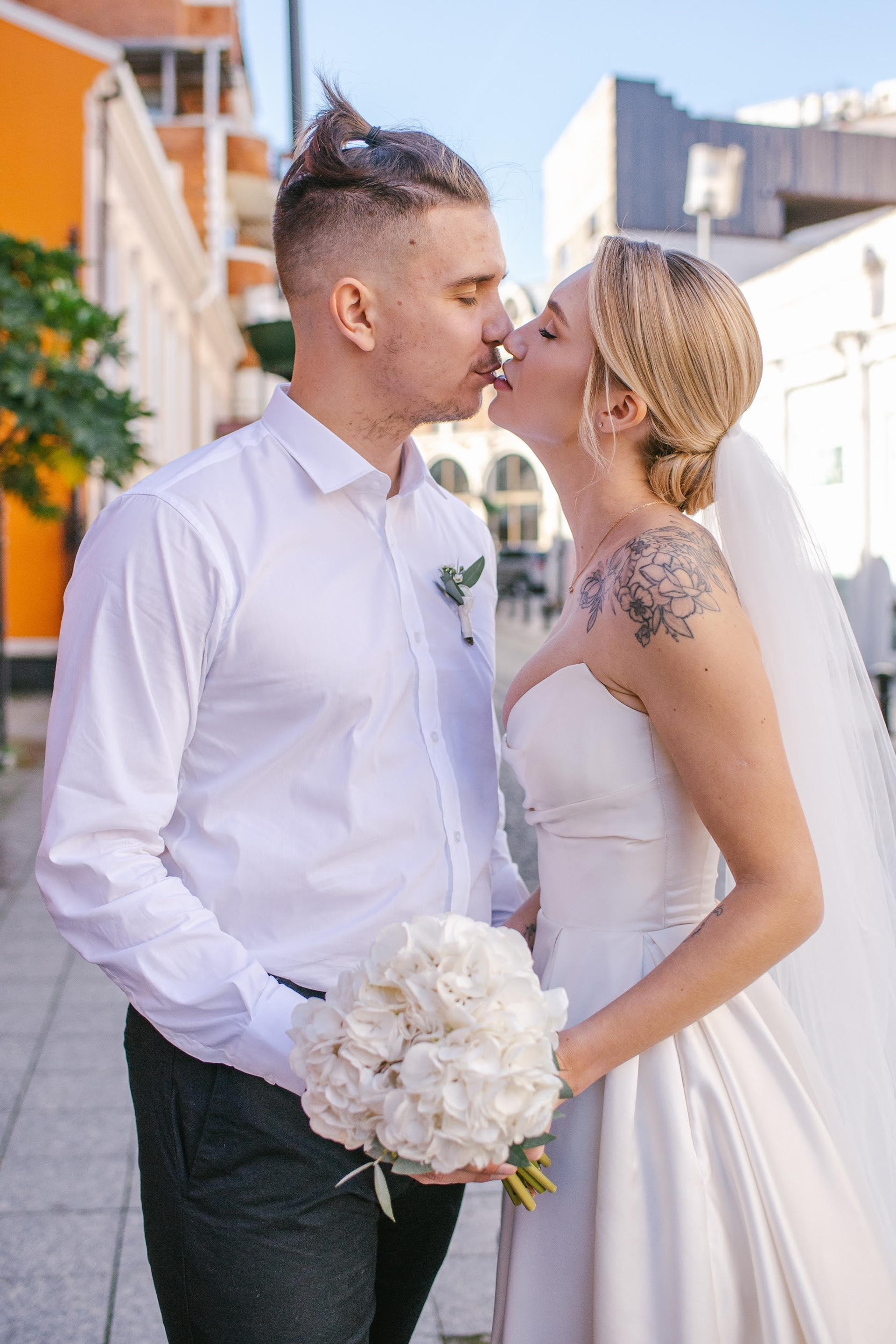 Wedding in Batumi for foreigners — Papers in 9 hours, Ceremony and Photographer. Арт Ивент Студио — Самое рейтинговое свадебное агентство в Грузии