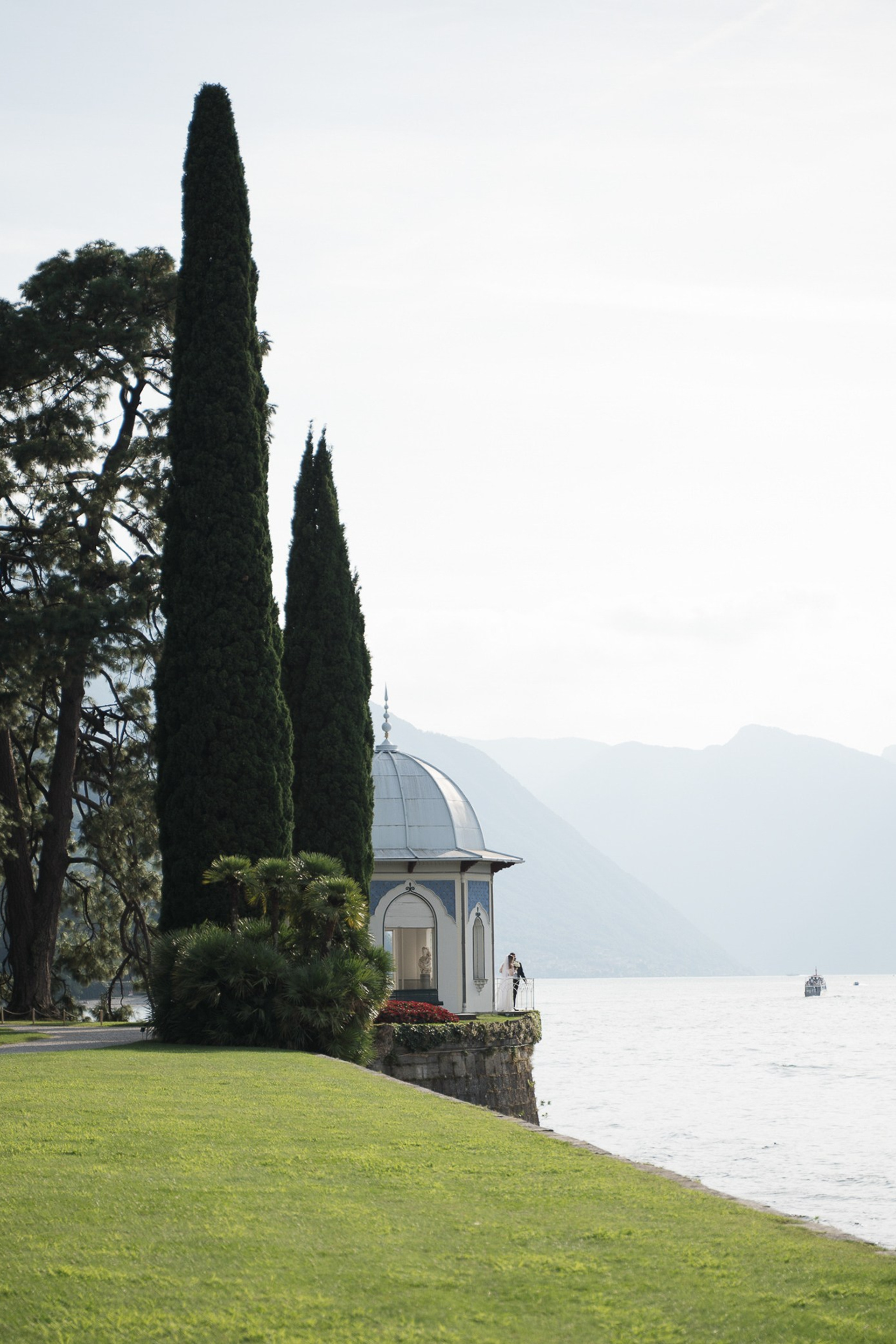 Lake Como Villa Melzi. Bellagio local photographer.