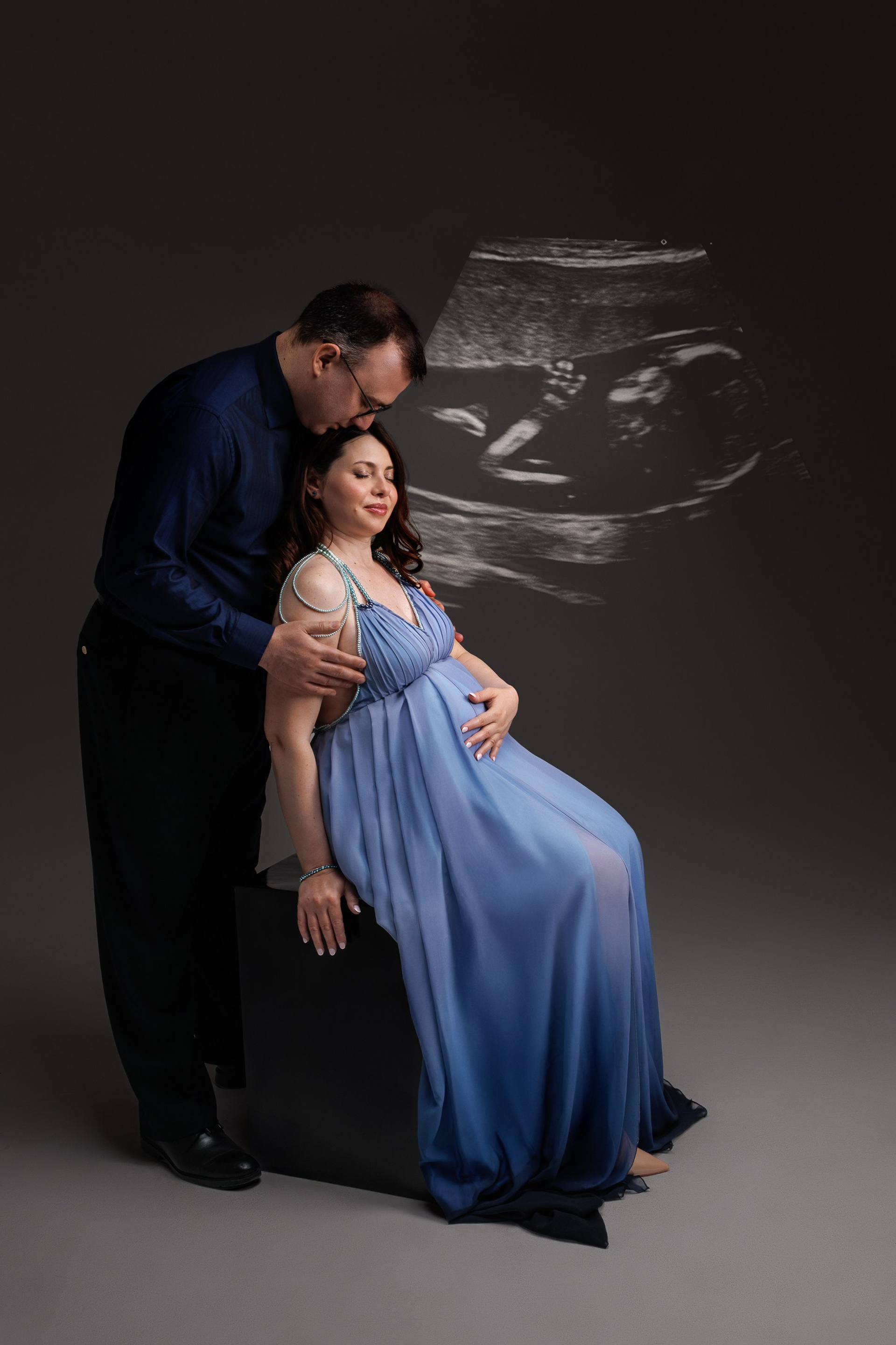 Mom & Me. I am a portrait photographer, creating portraits at all stages of your life! Welcome to my studio place in Westmount, Quebec