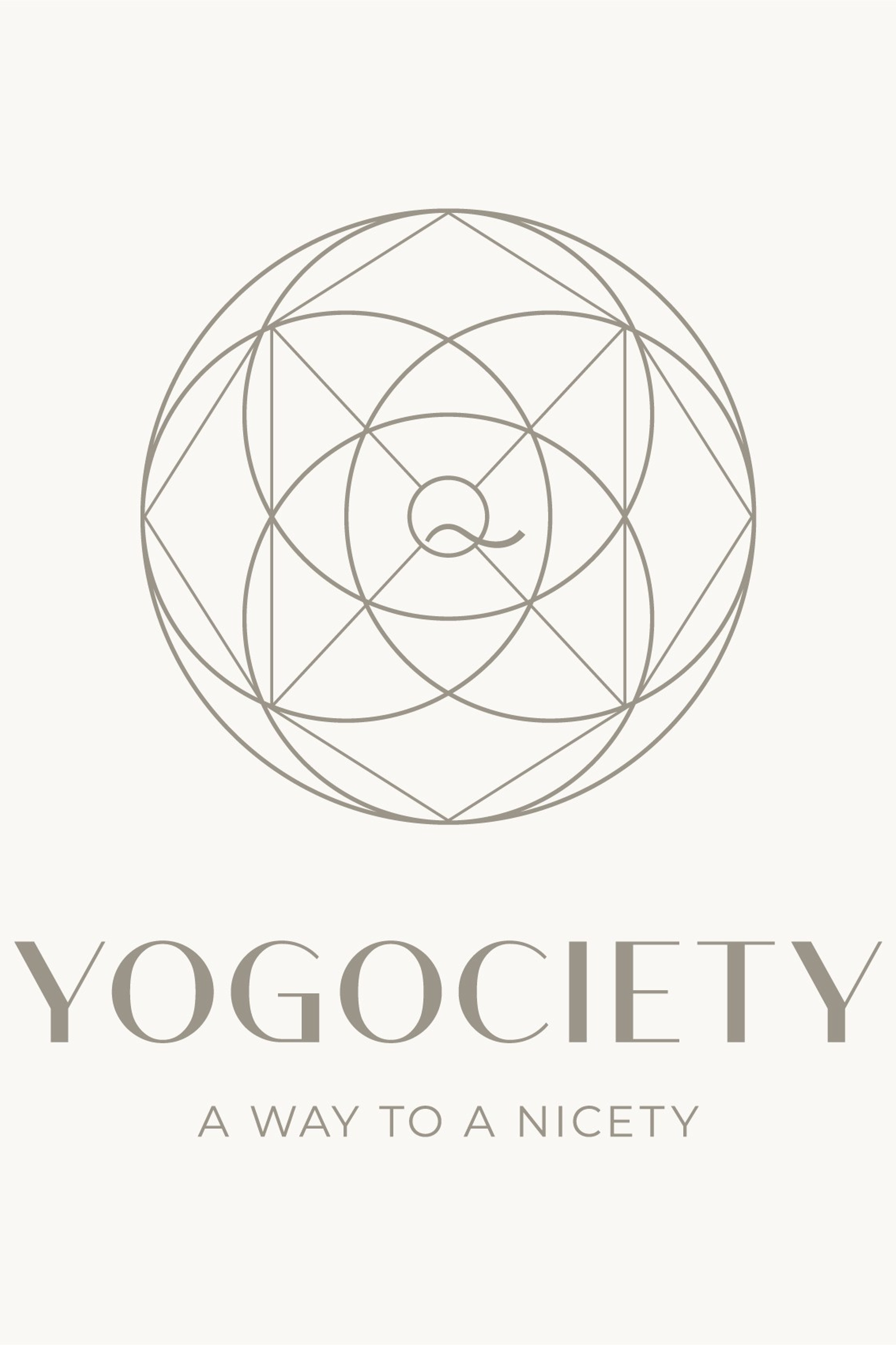 YOGOCIETY. Екатерина Матьё — профессиональный фотограф из города Осер Франция