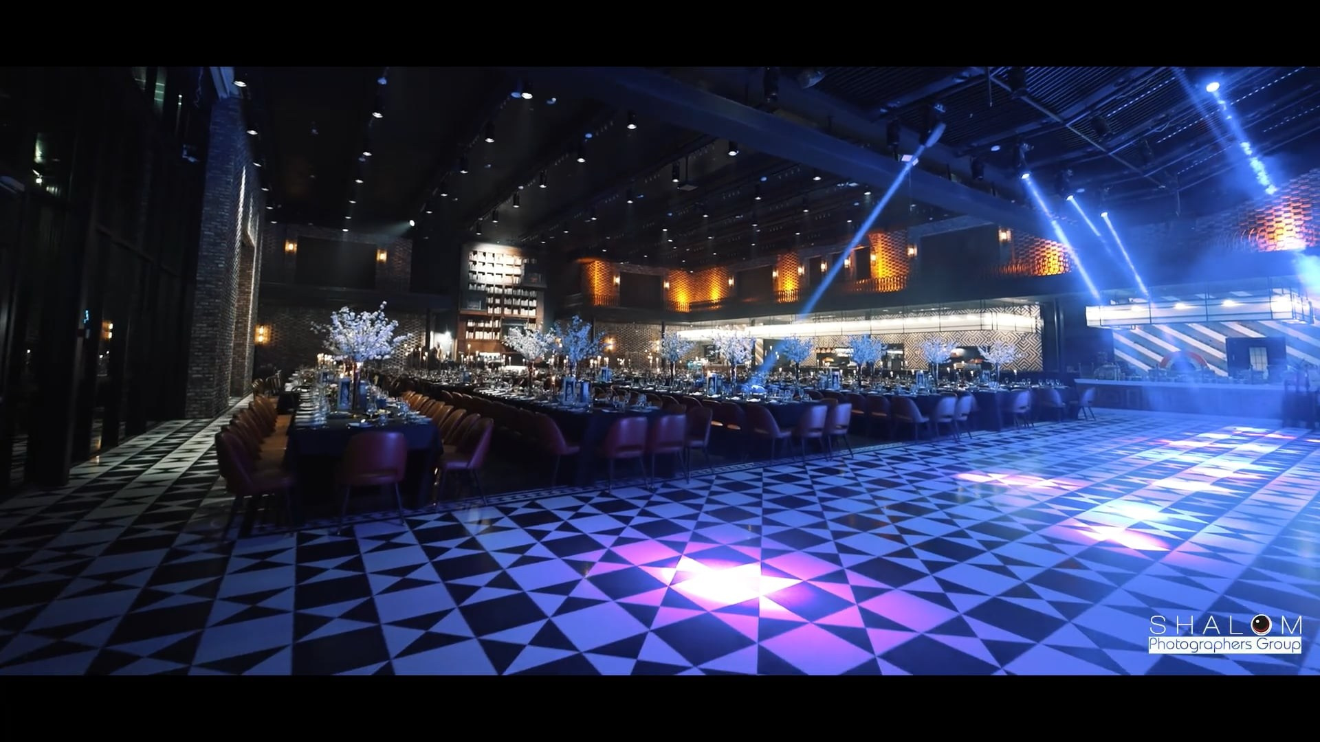 VIA / BASICO. Wedding and events photographers Studio Shalom